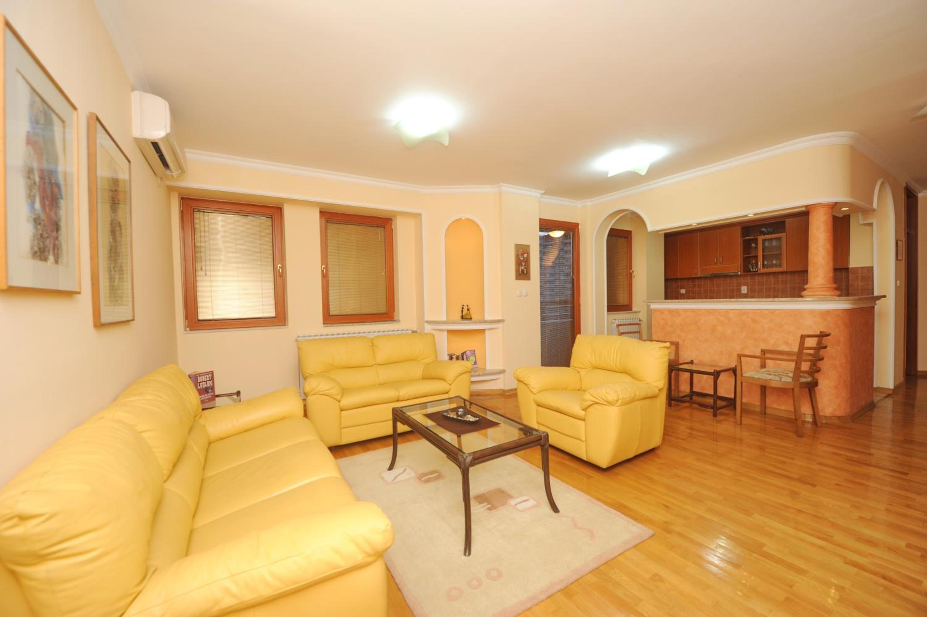 One-Bedroom Apartment - Photo 9