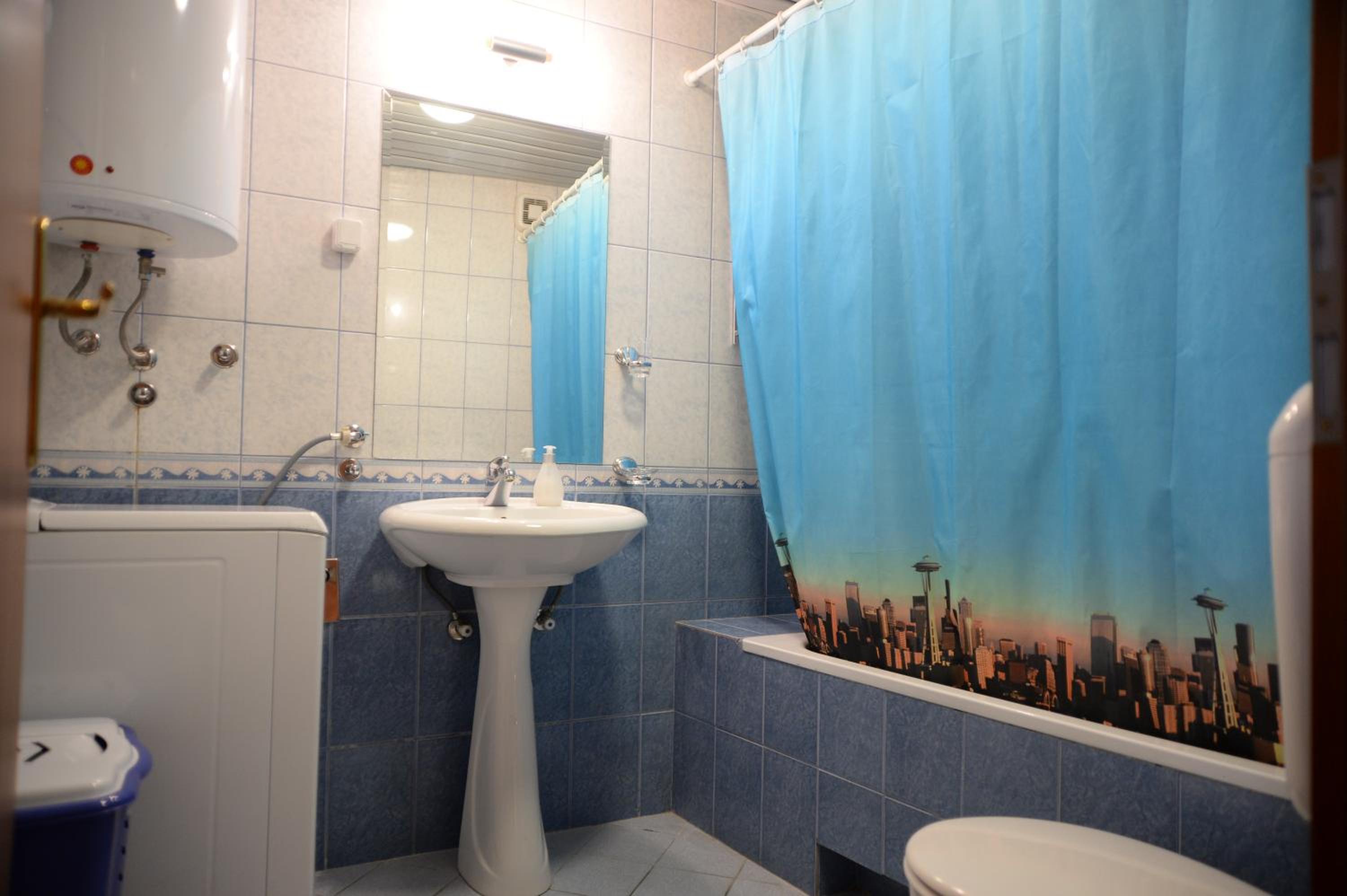 One-Bedroom Apartment - Photo 21