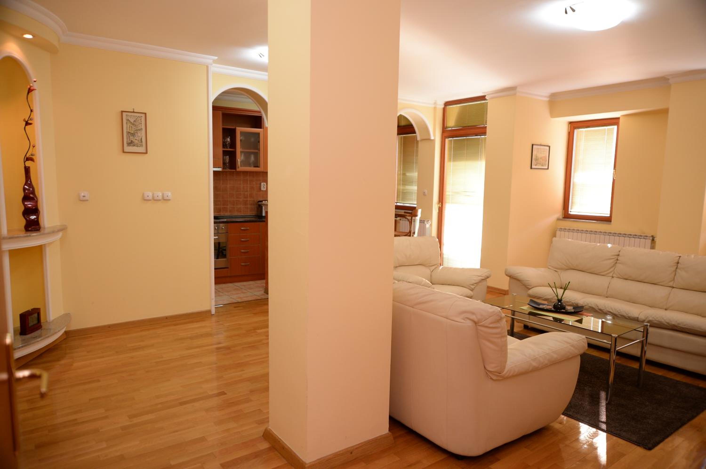 One-Bedroom Apartment - Photo 12