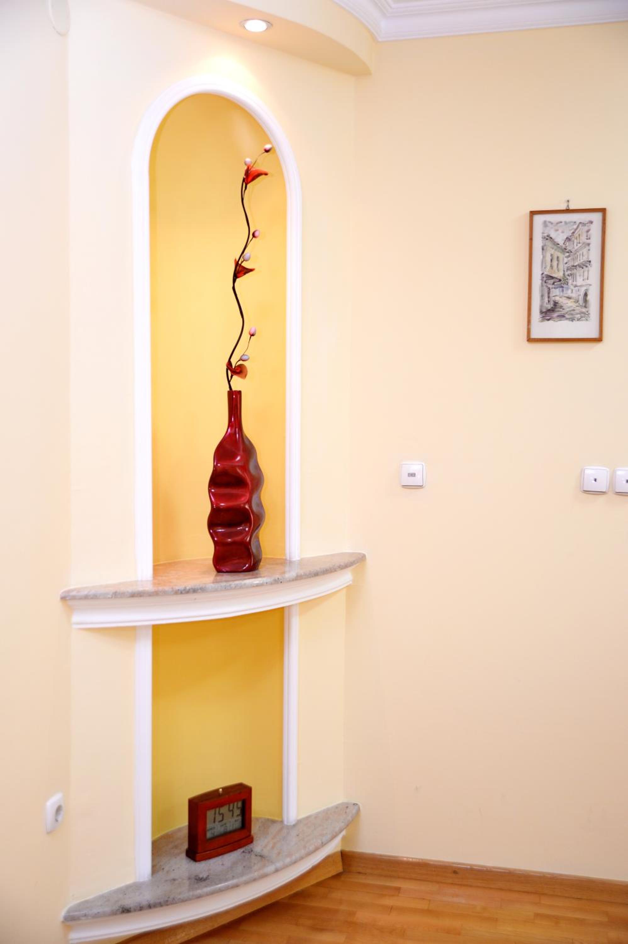 One-Bedroom Apartment - Photo 15