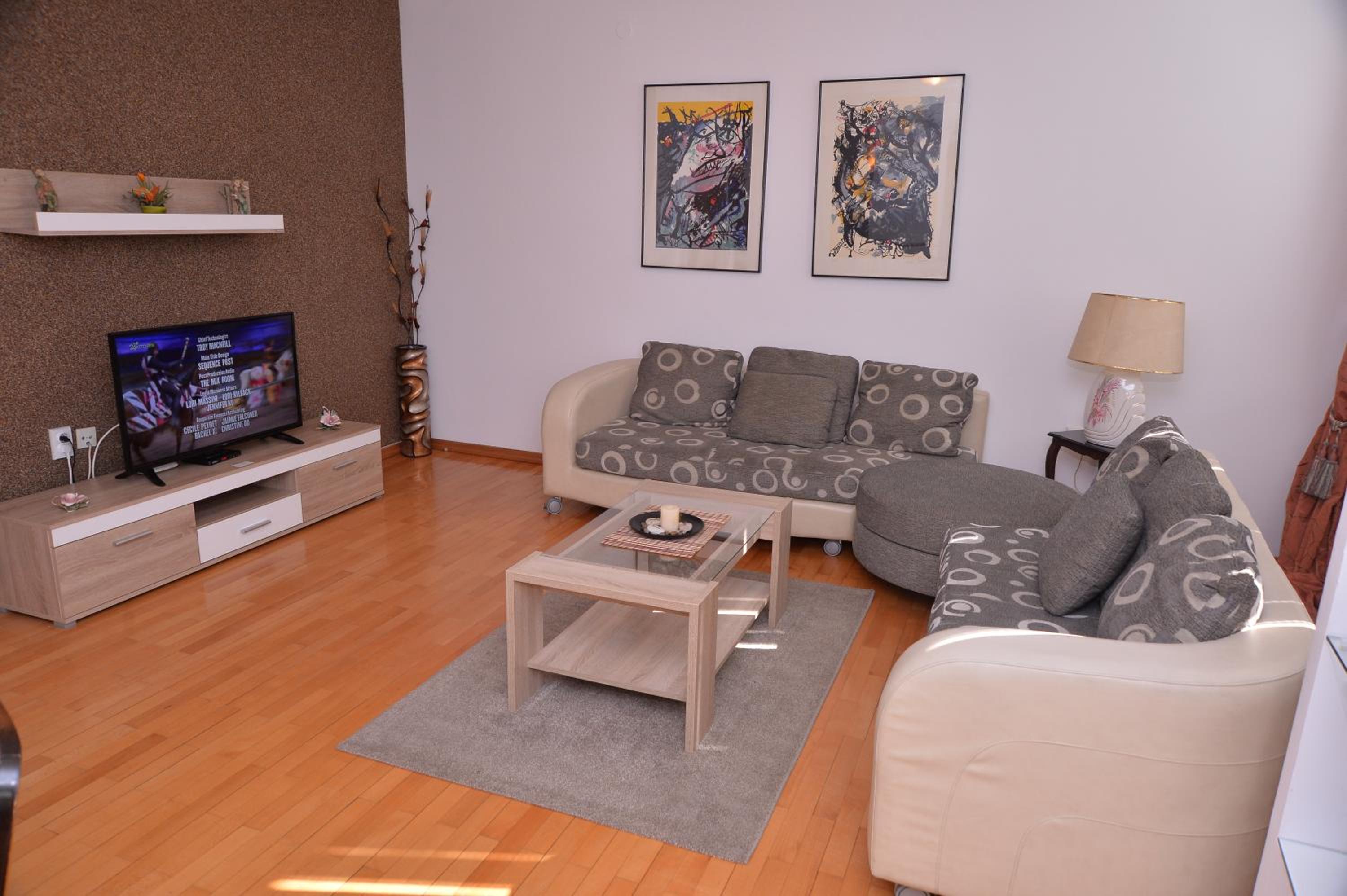 One-Bedroom Apartment - Photo 18