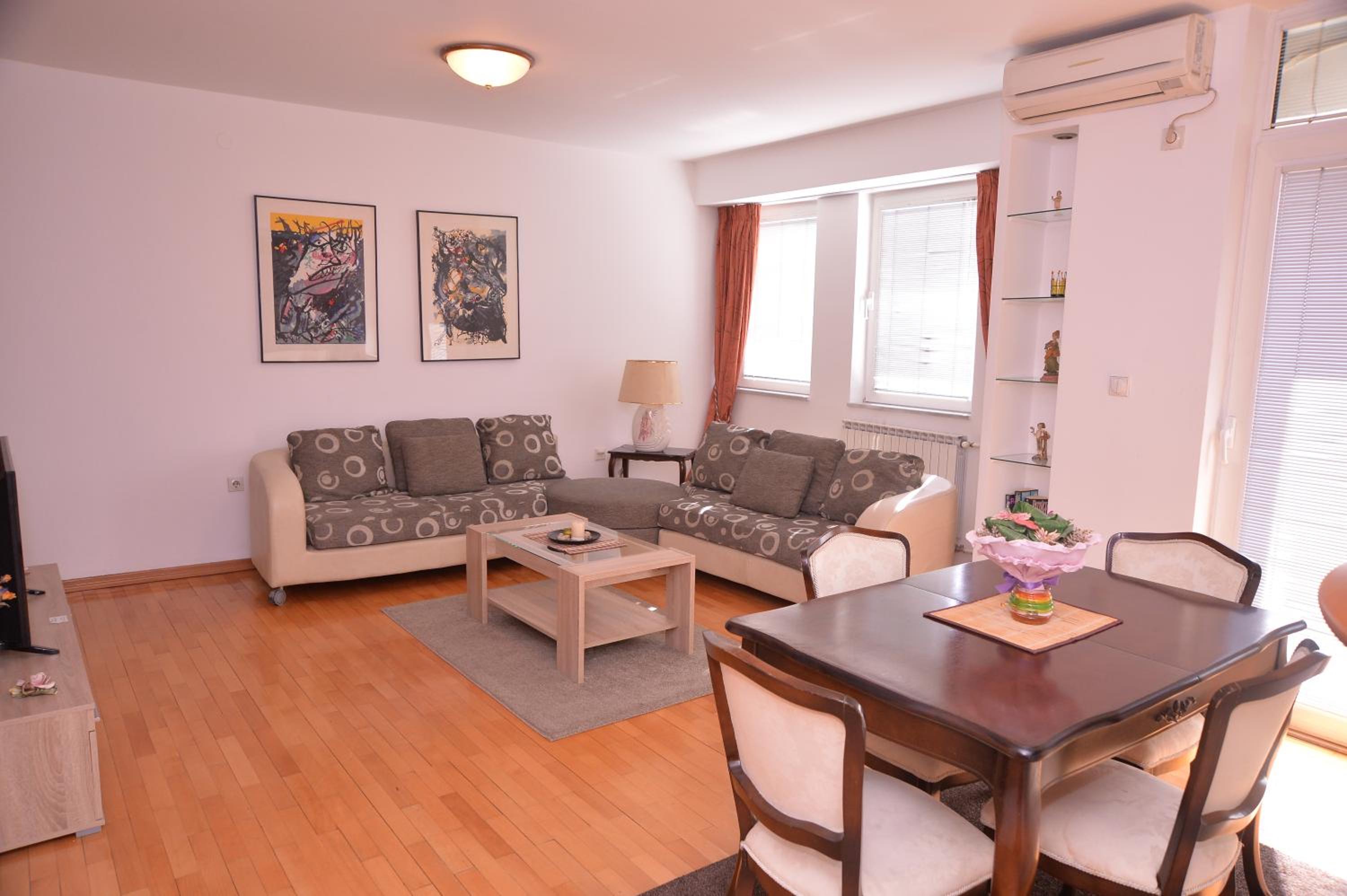 One-Bedroom Apartment - Photo 13