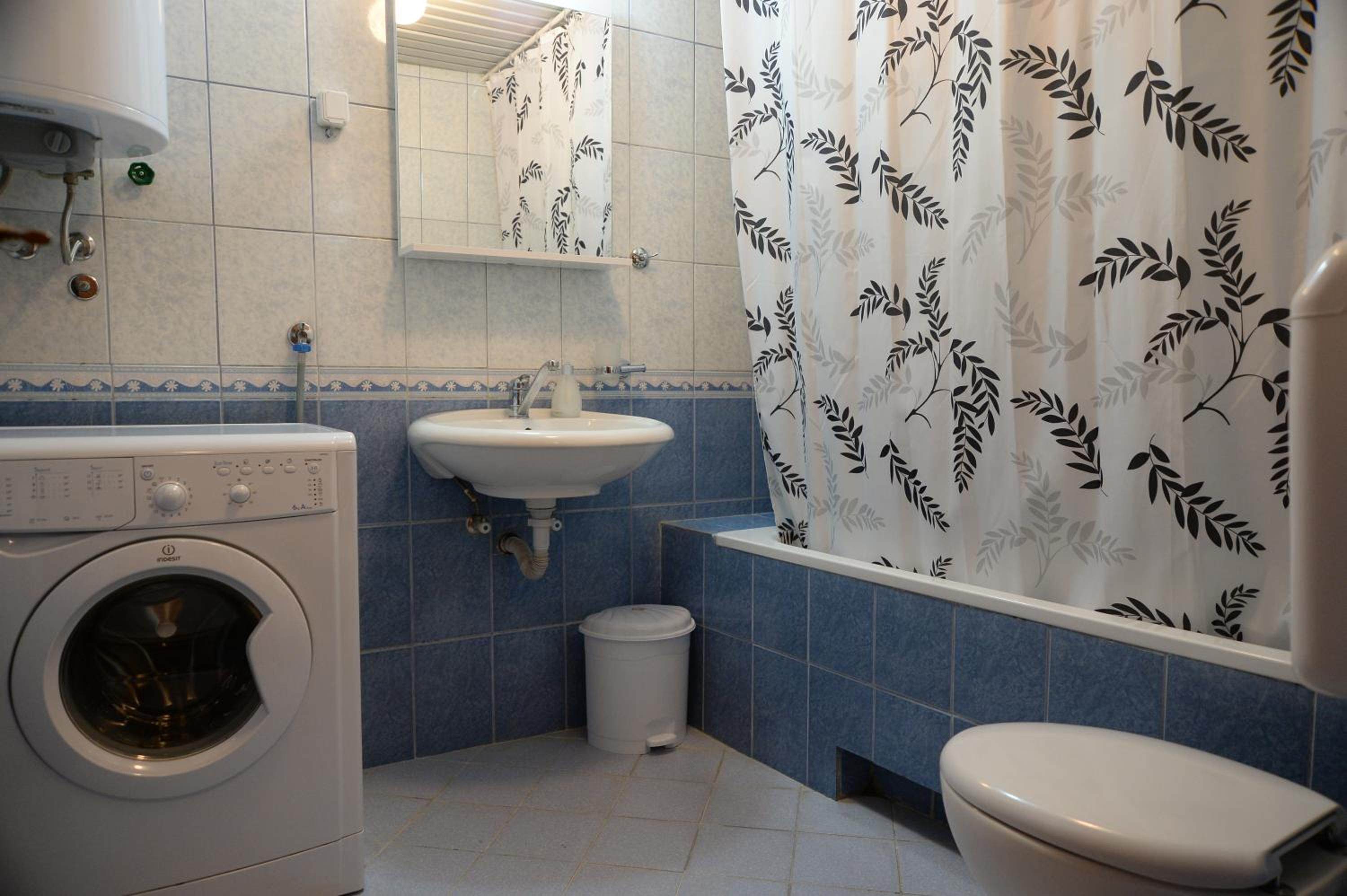 Two-Bedroom Apartment - Photo 3