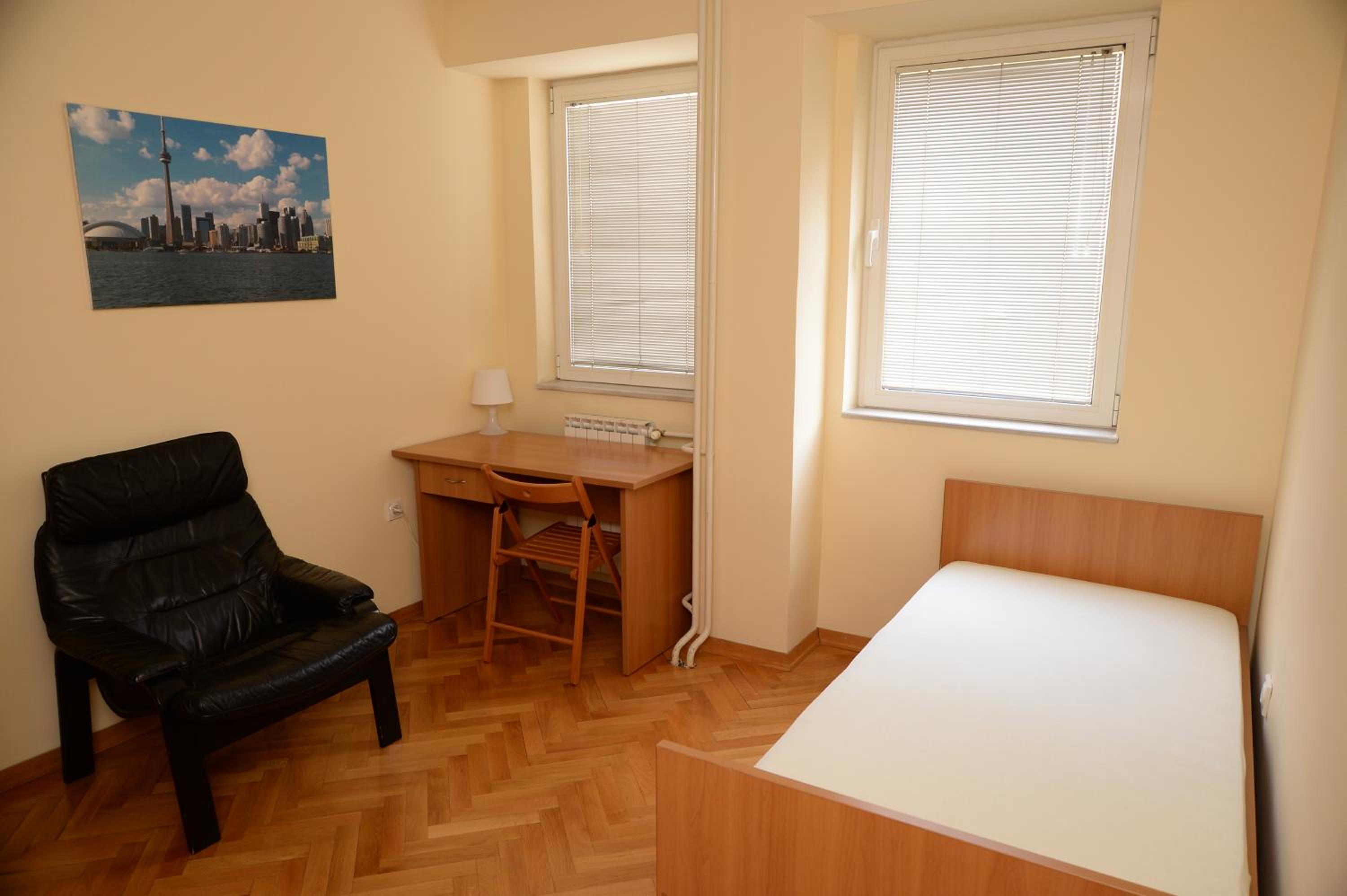 Two-Bedroom Apartment - Photo 21