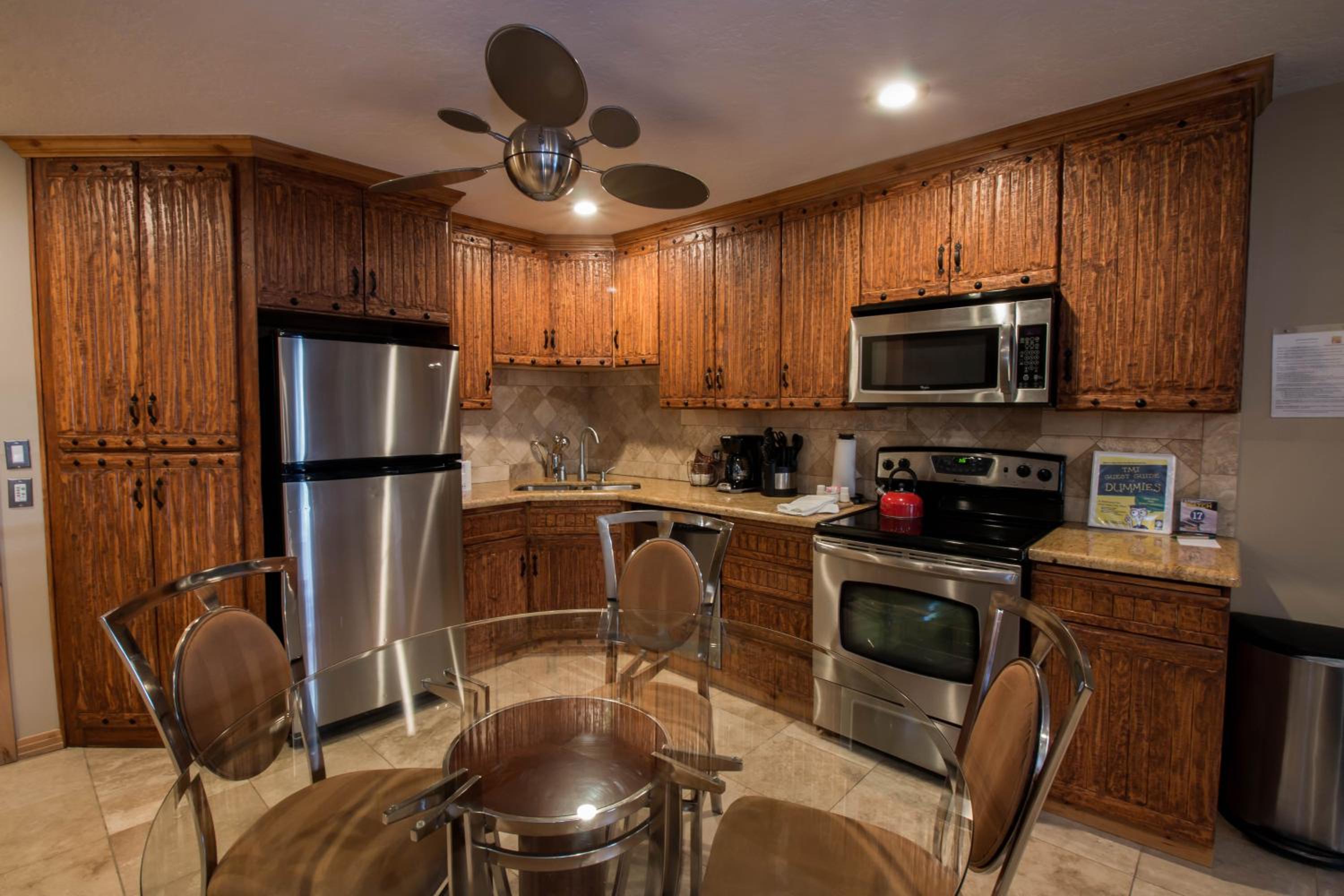 Two-Bedroom Apartment - Photo 3
