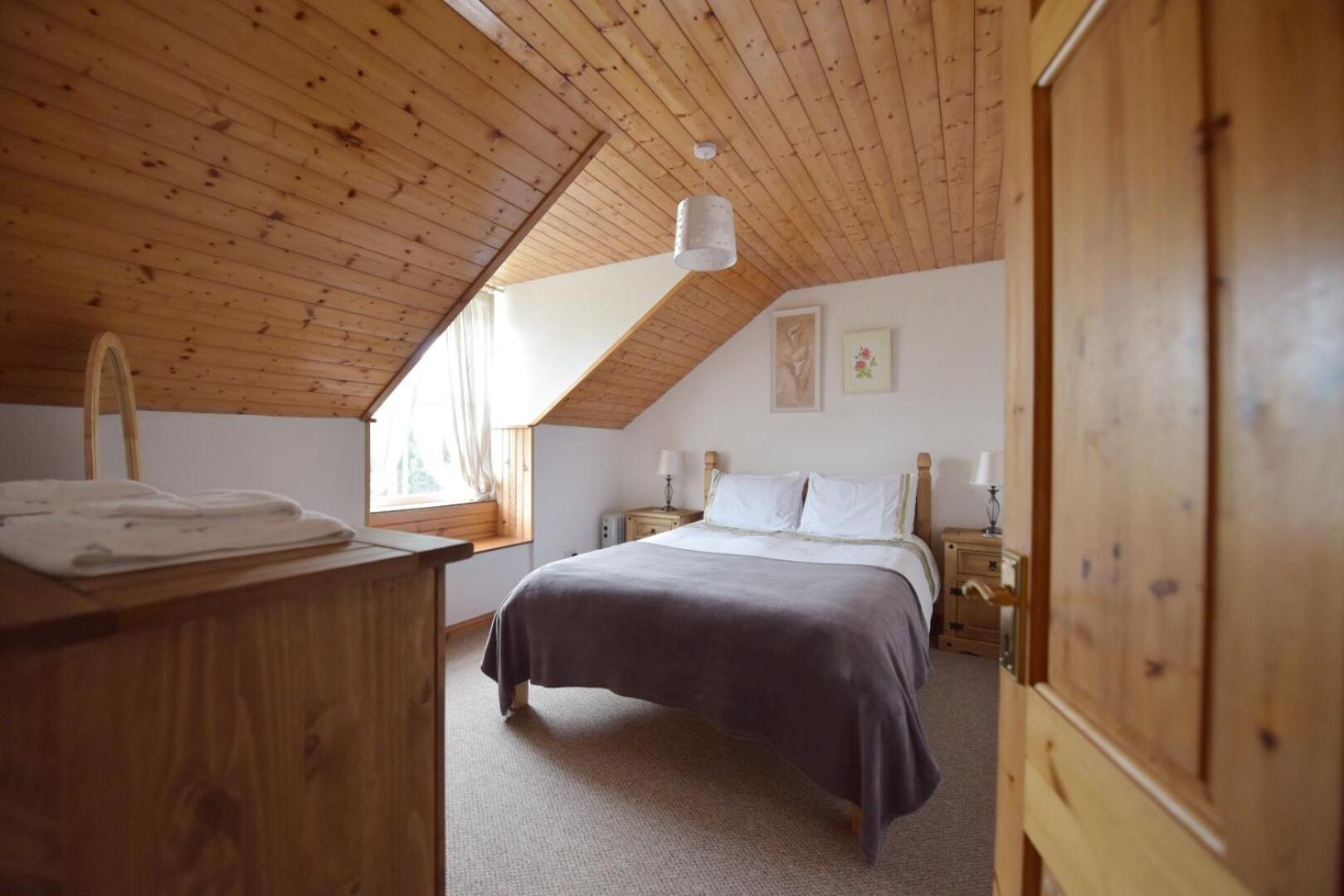 Two-Bedroom House - Photo 7