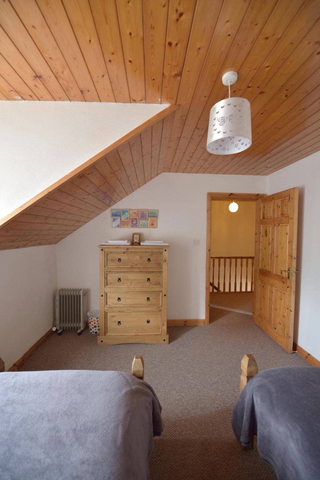 Two-Bedroom House - Photo 27