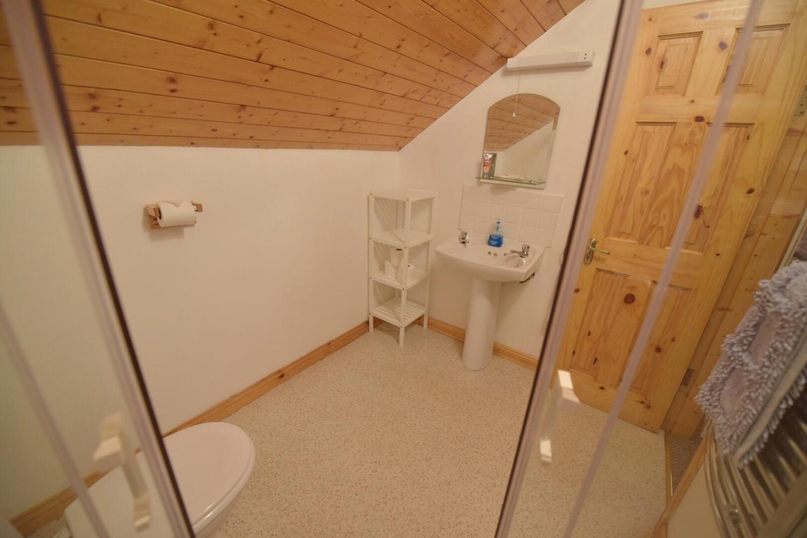 Two-Bedroom House - Photo 12
