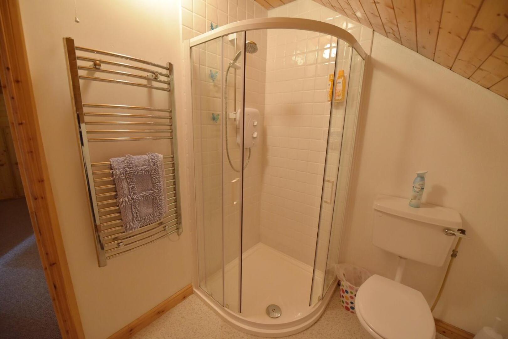 Two-Bedroom House - Photo 11