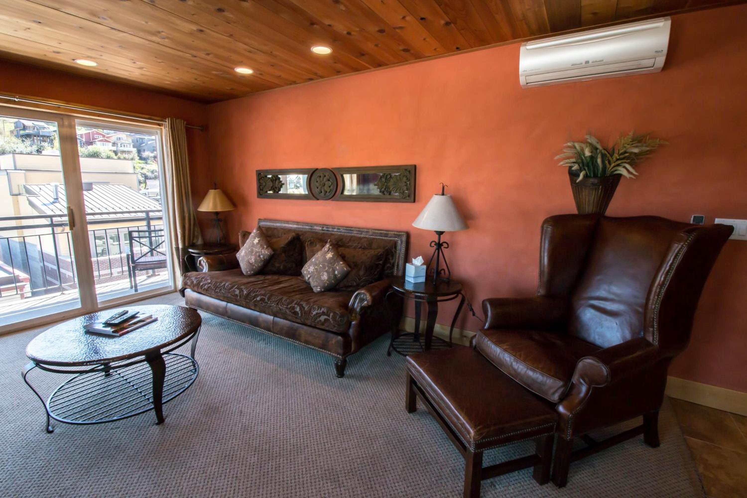 Two-Bedroom Apartment - Photo 2
