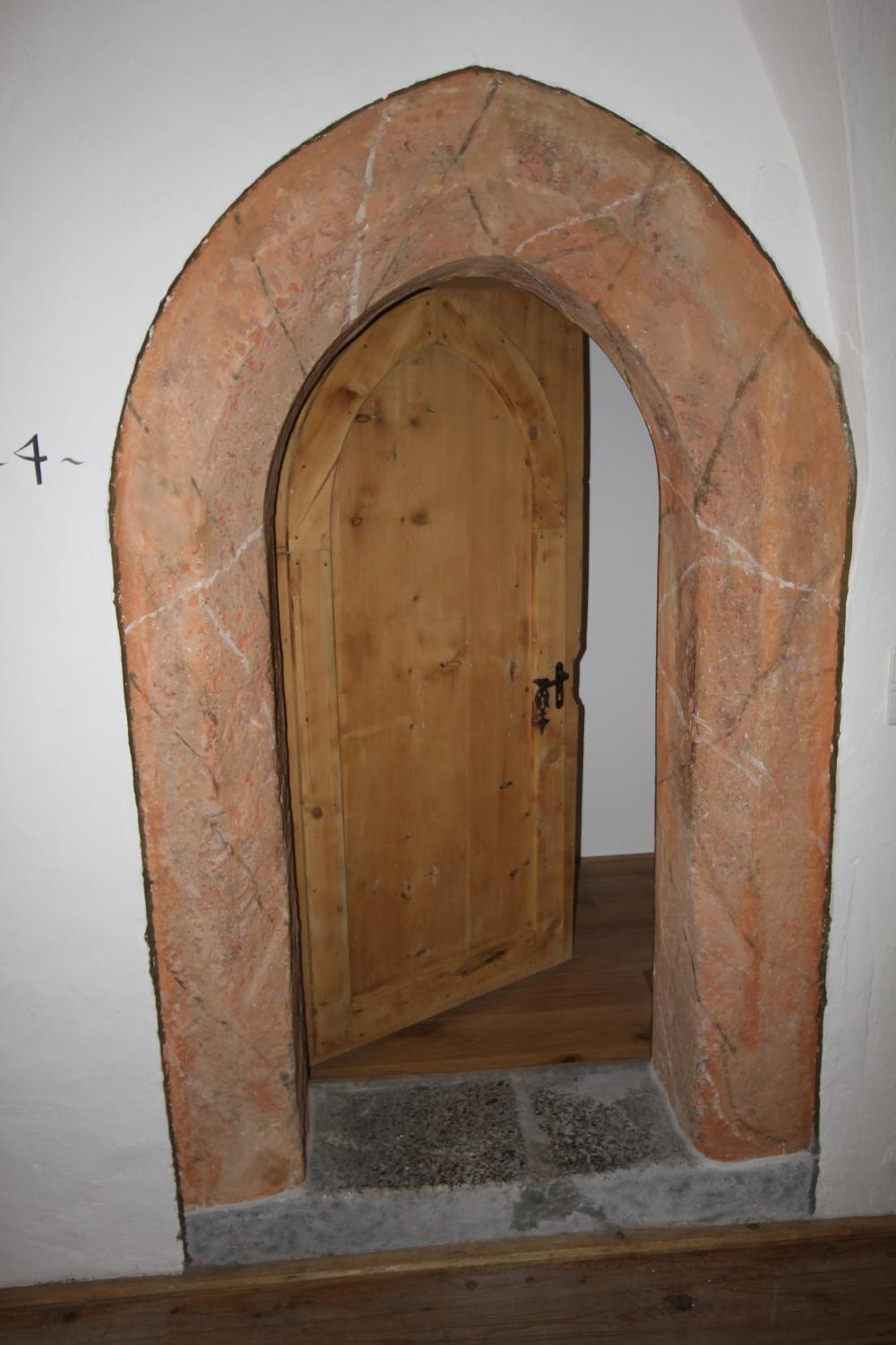 Deluxe Double Room with Bath - Photo 3