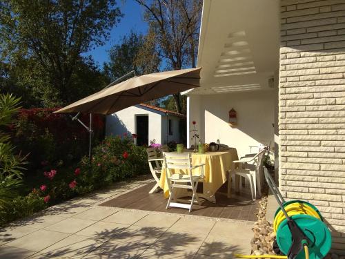 Double Room with Garden View - Photo 3