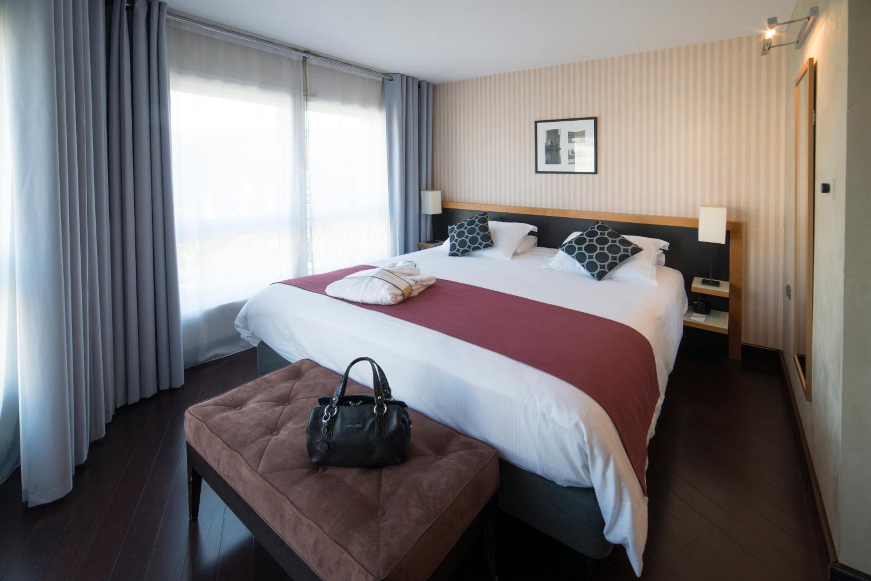 Privilege Room No Smoking with 1 double bed and sofa - Photo 6