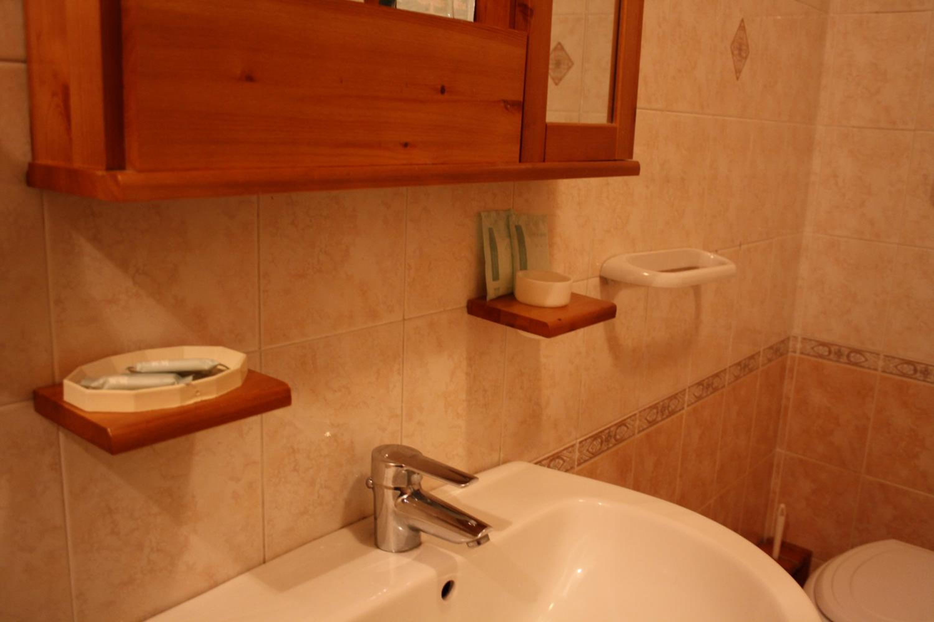 Triple Room With Private Bathroom photo 3