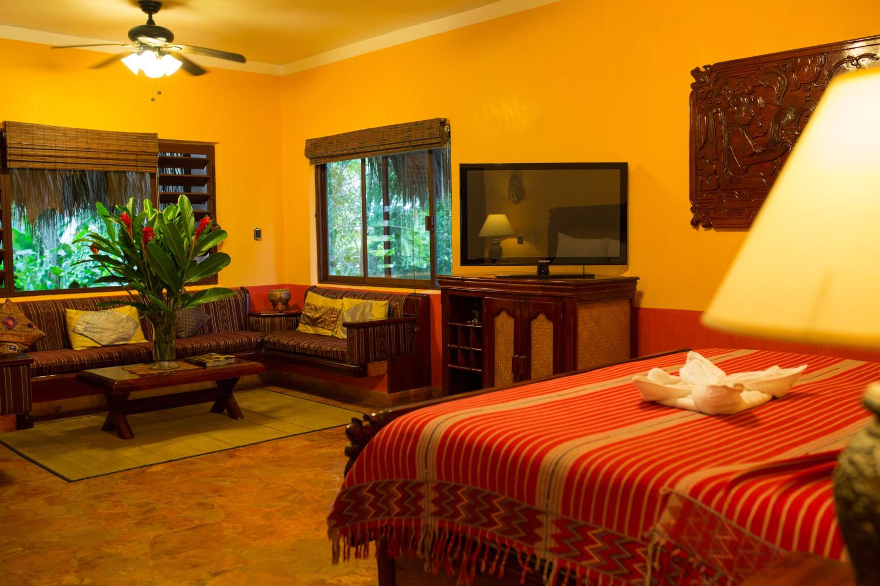 Deluxe Suite - Photo 1