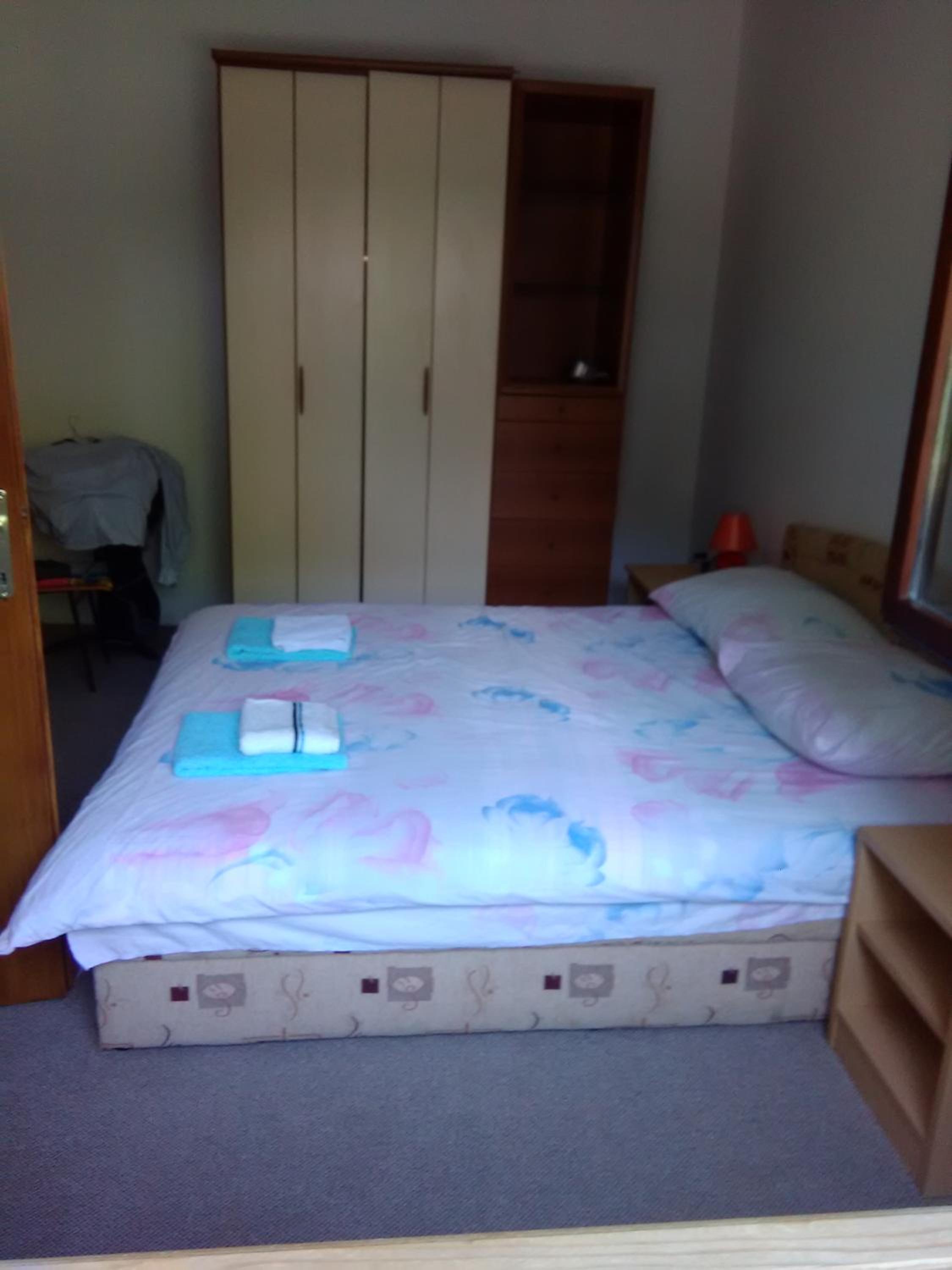 One-Bedroom House - Photo 9