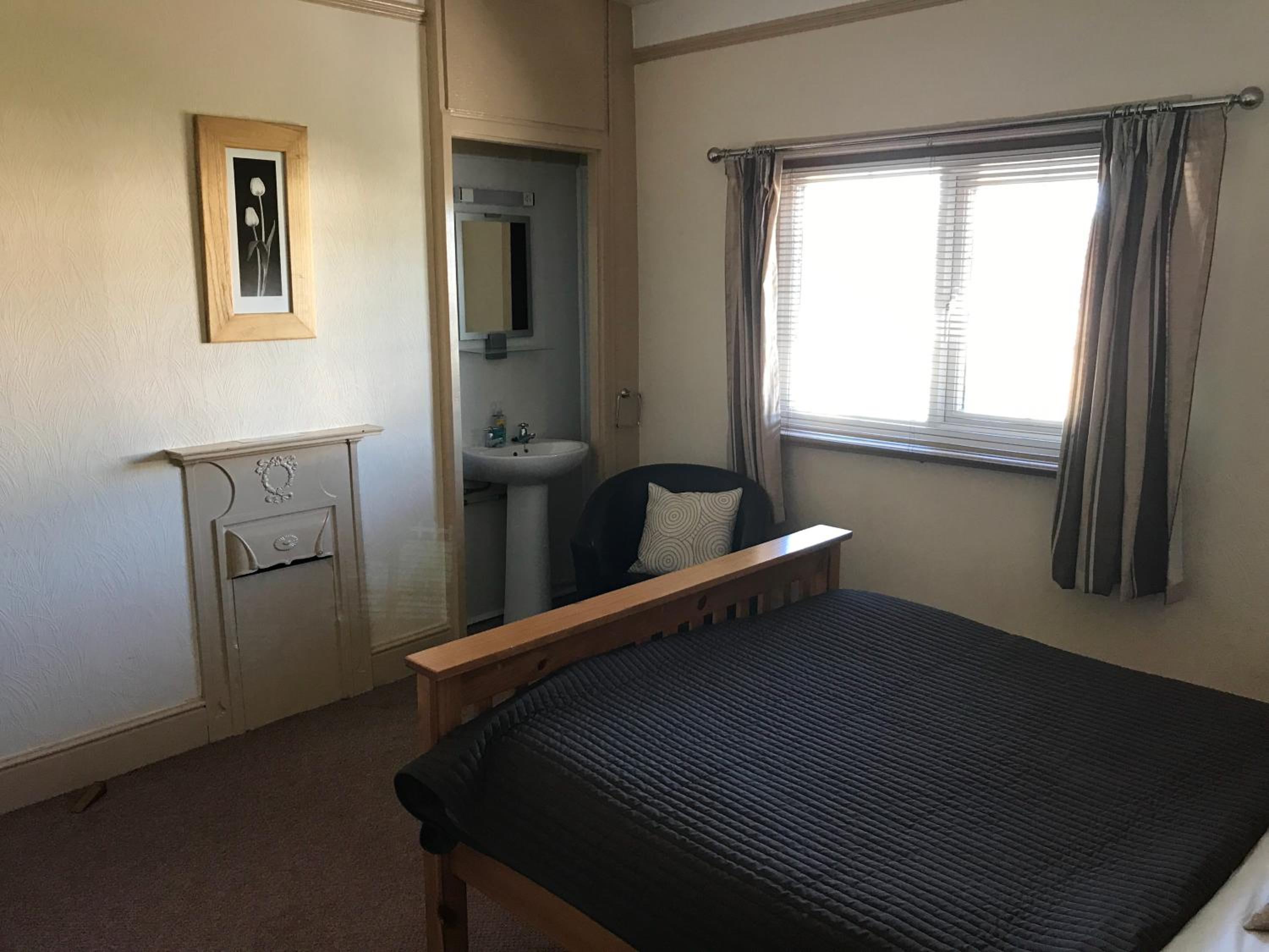 Double Room With Shared Bathroom