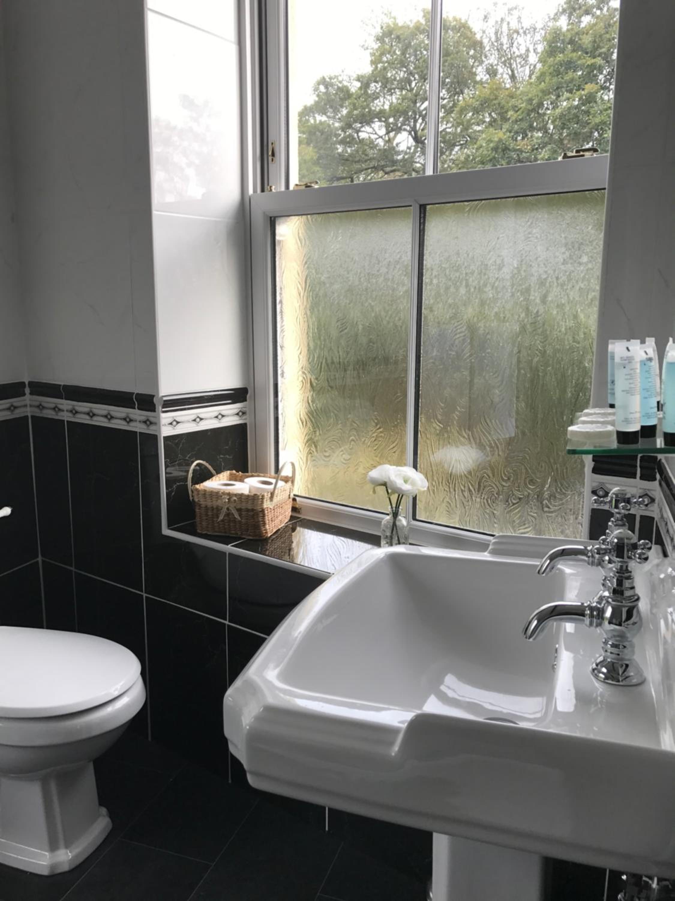 Family Room with Private Bathroom photo 3