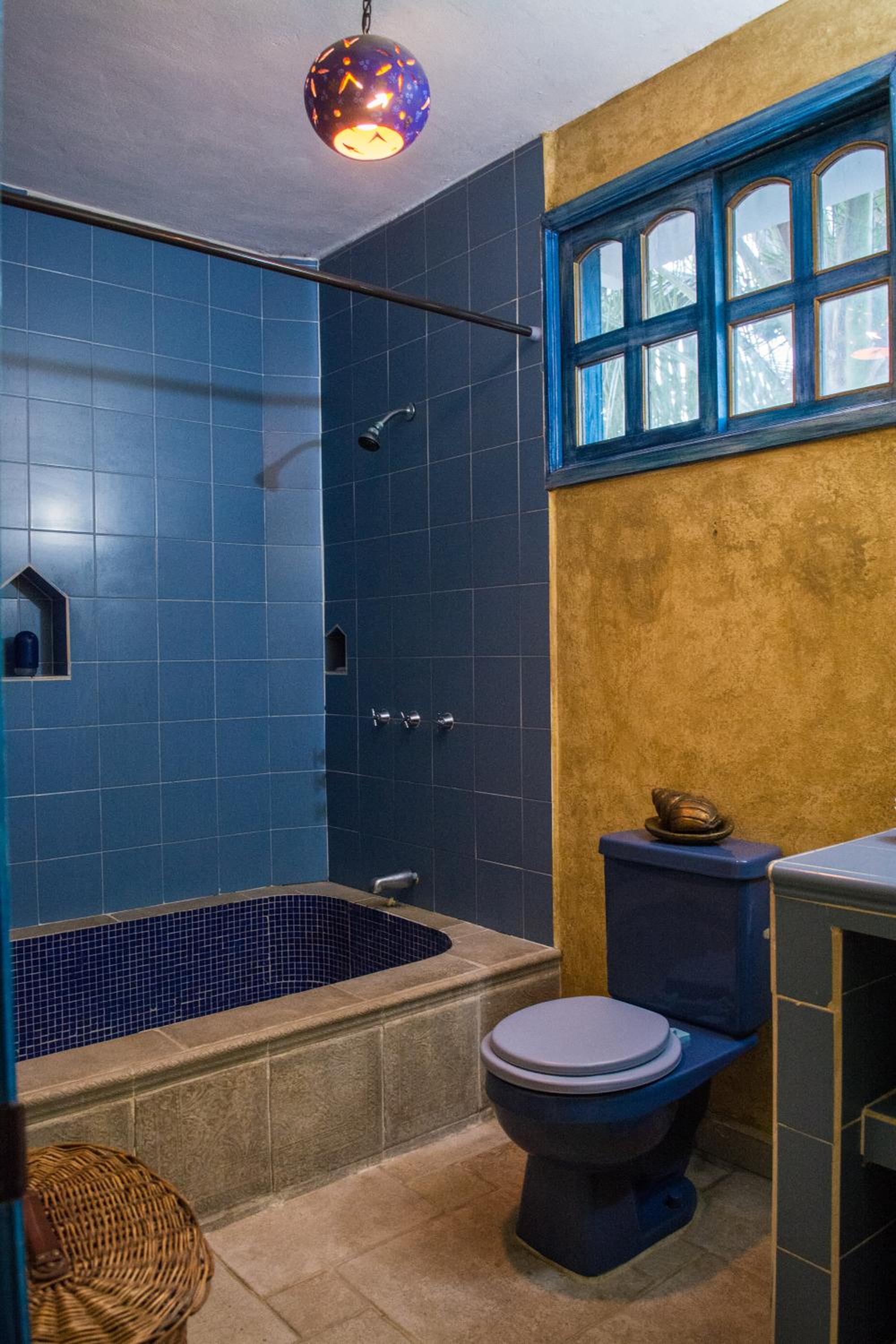 Deluxe King Room - Photo 10