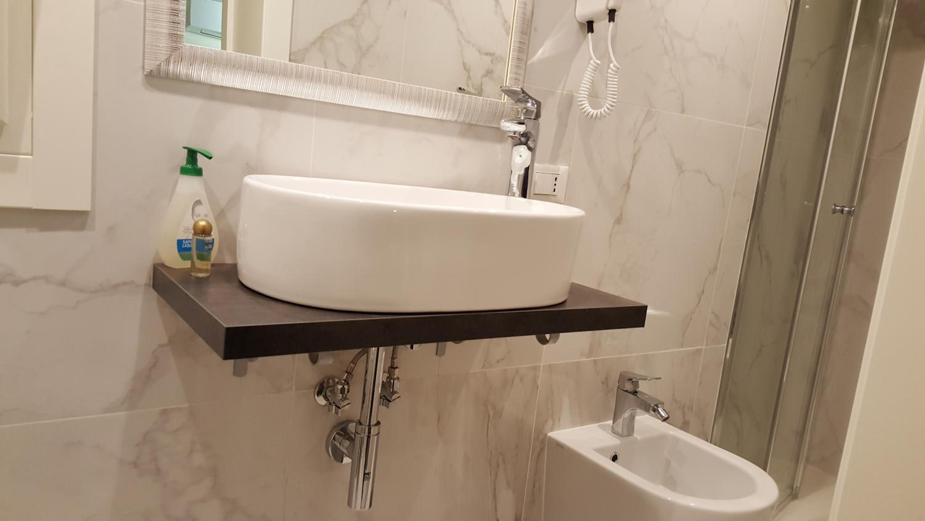 Double or Twin Room with Private Bathroom photo 3