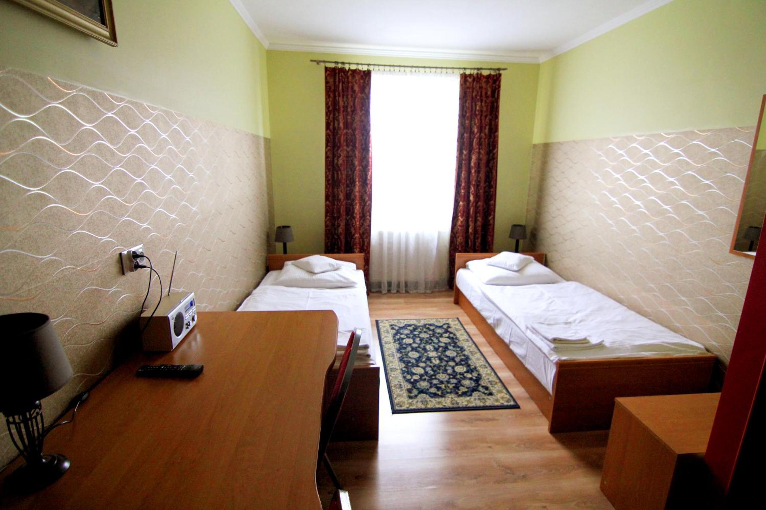 Twin Room - Photo 5