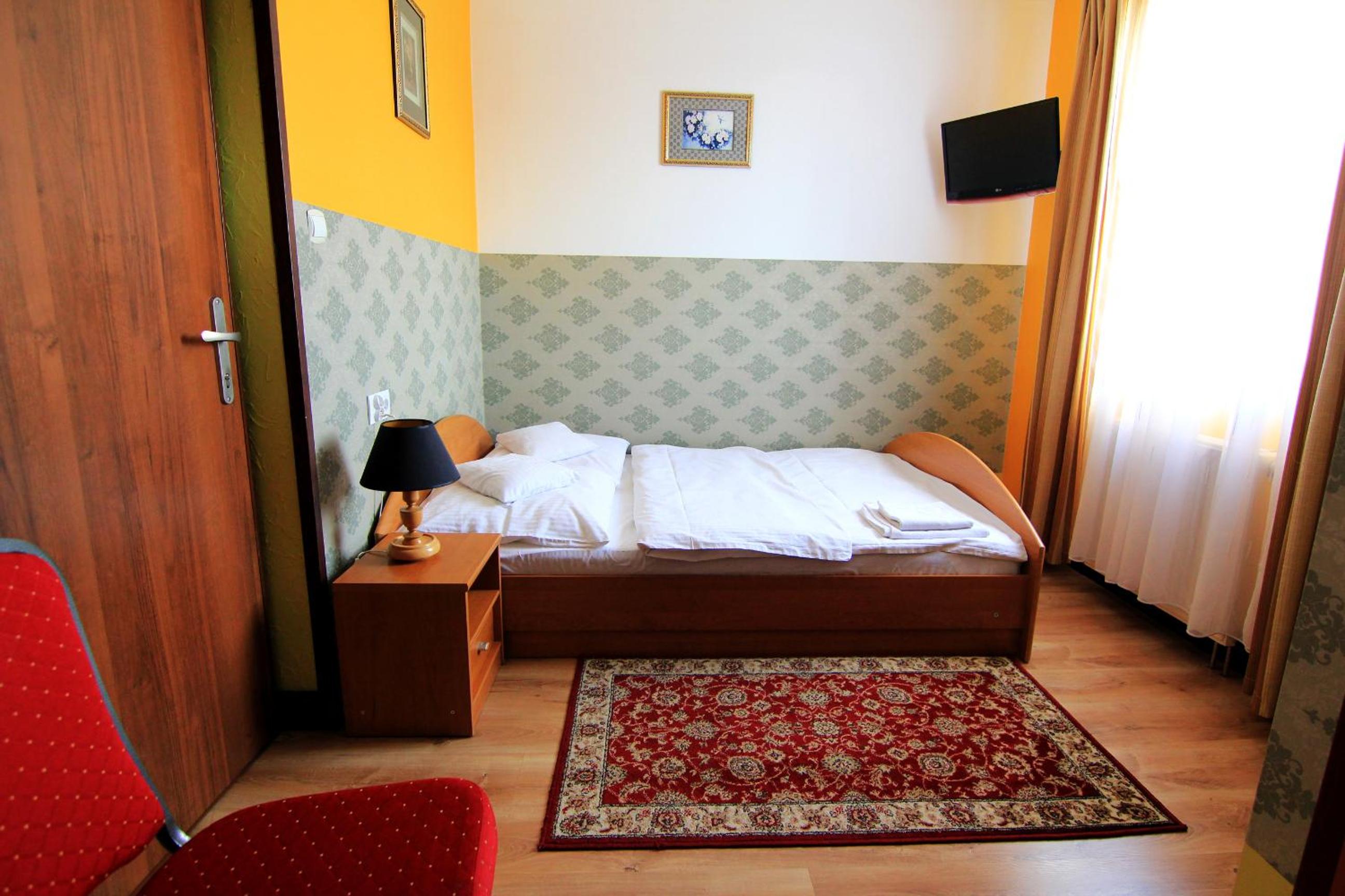 Double Room - Photo 4