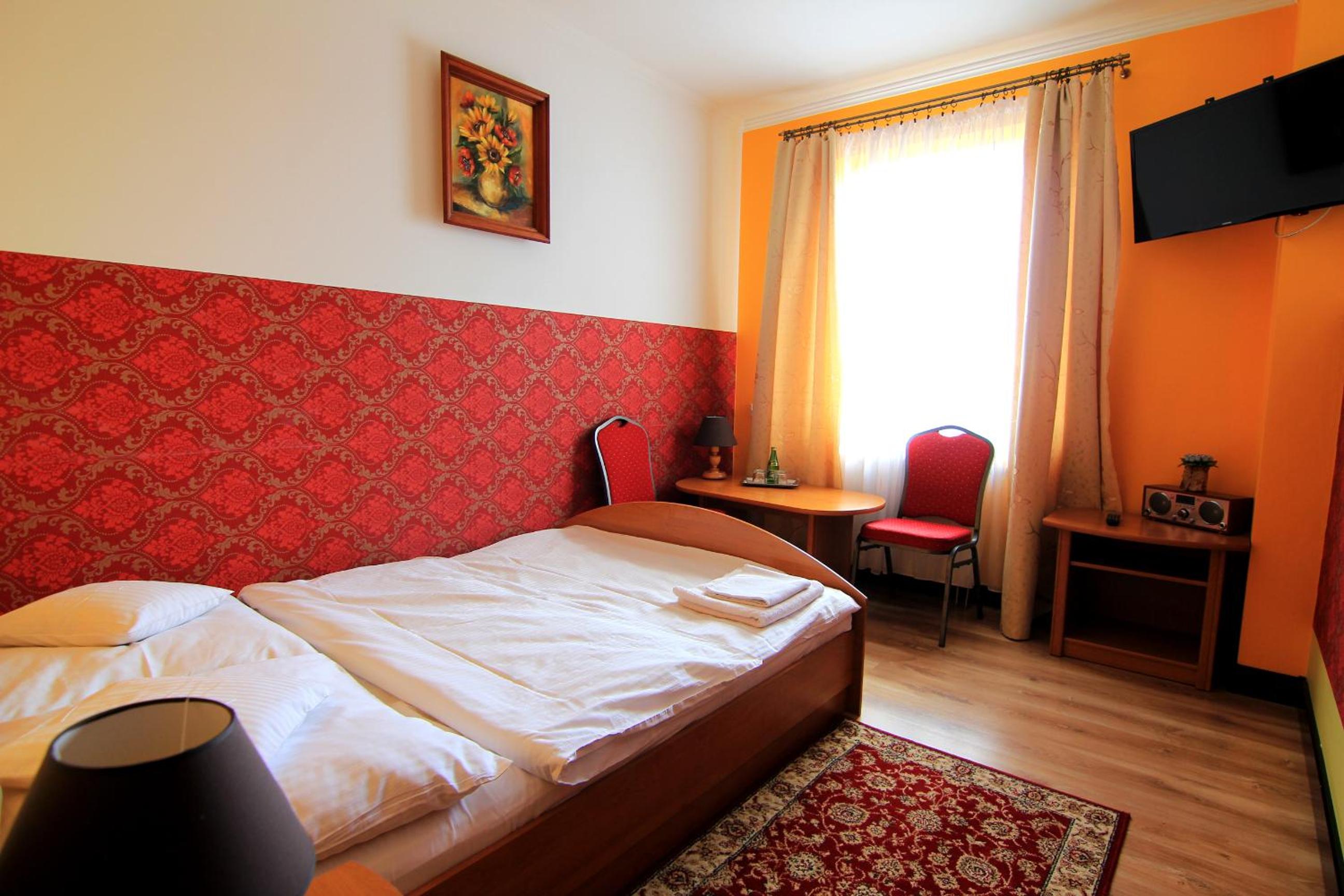 Double Room - Photo 2
