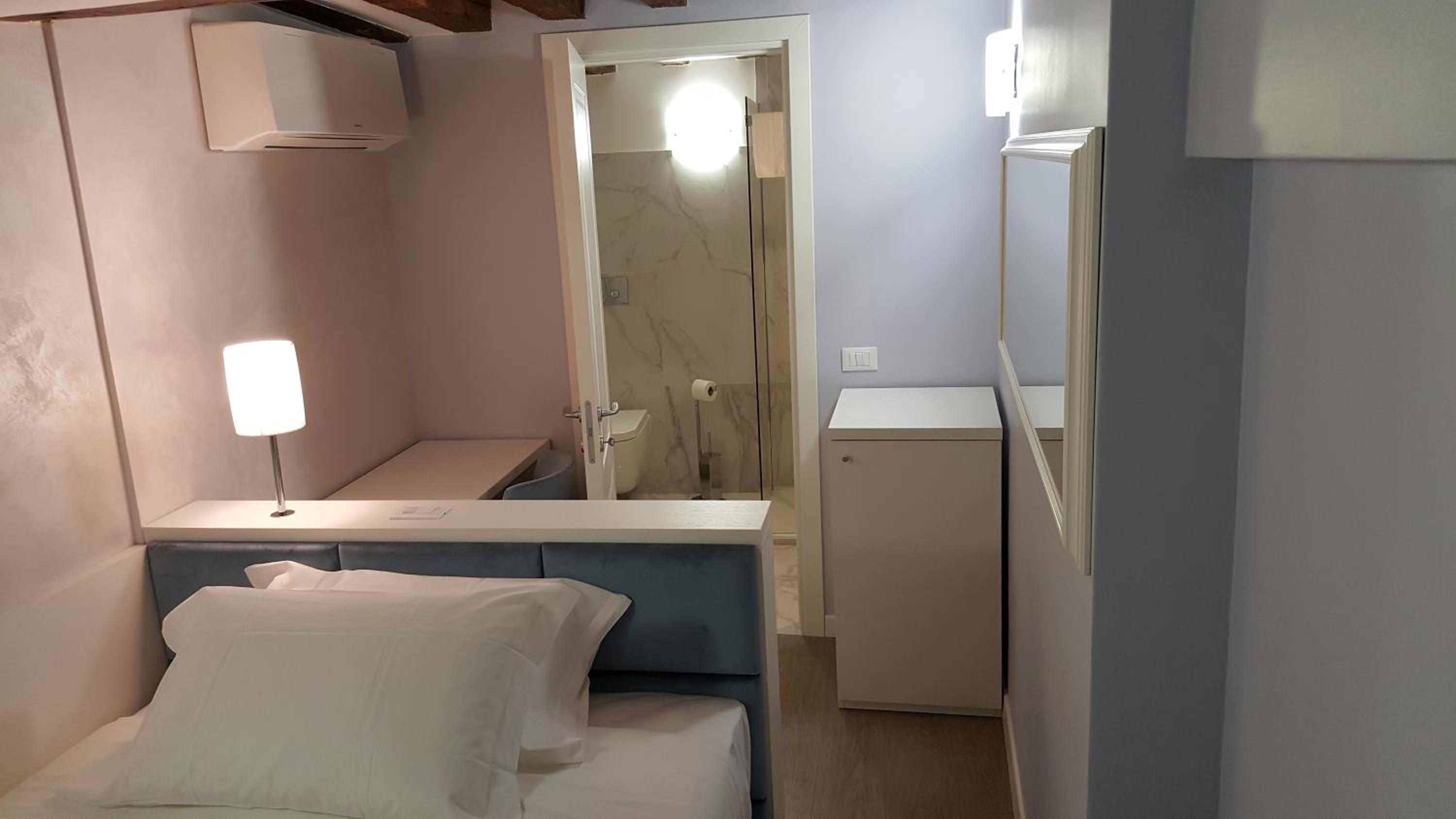 Economy Double Room photo 1