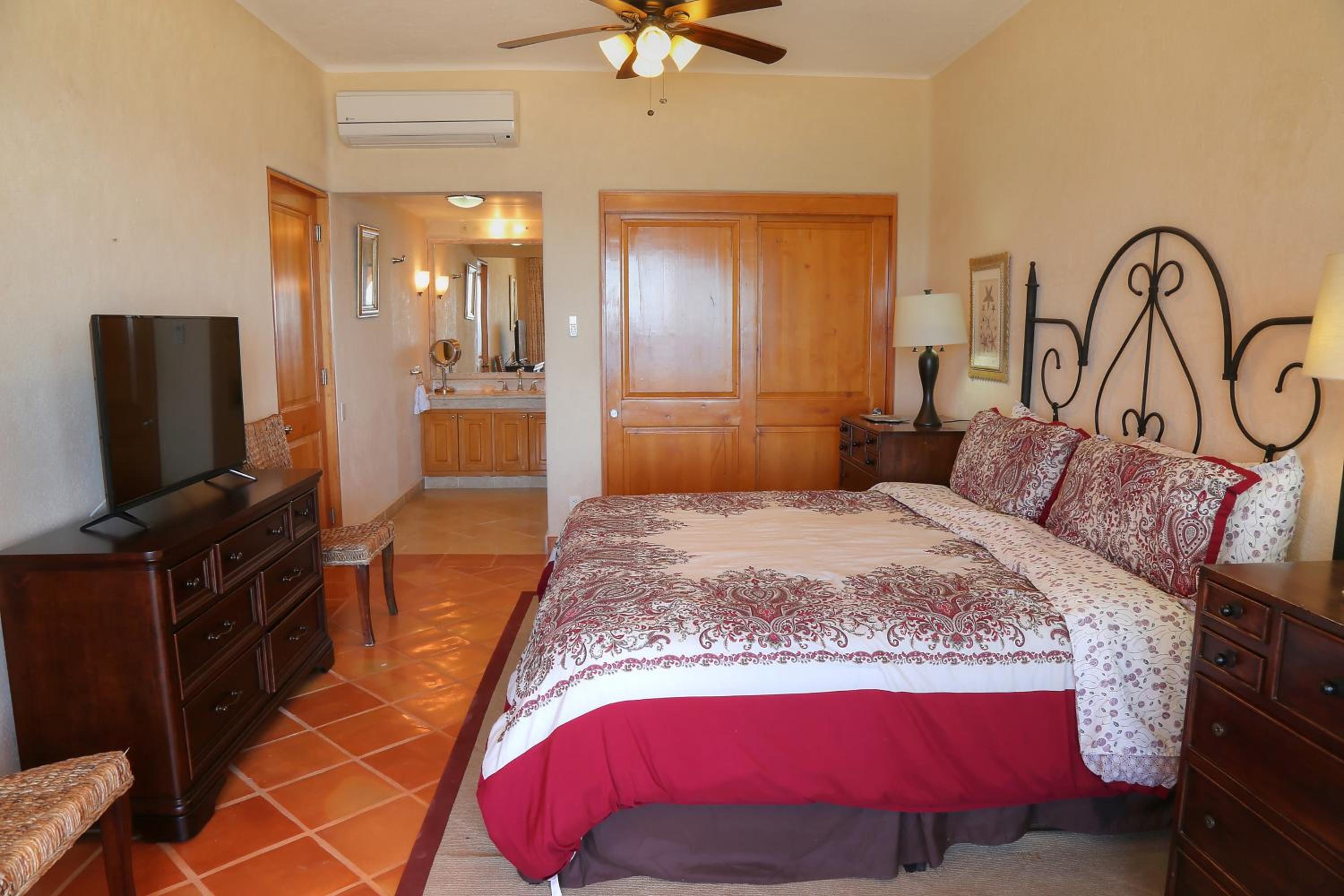 Two-Bedroom Apartment - Photo 9