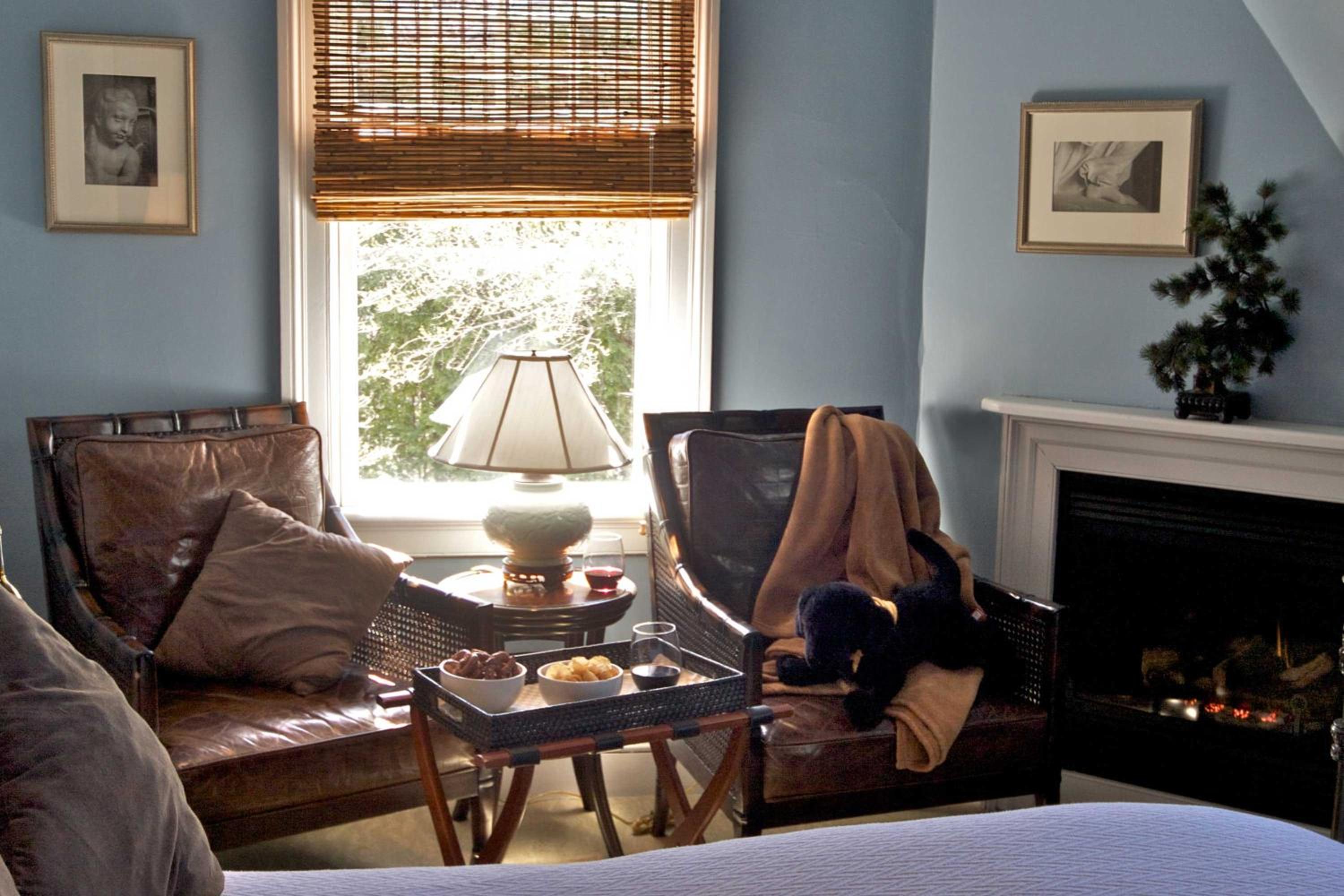Room Four - Not Pet-Friendly photo 2