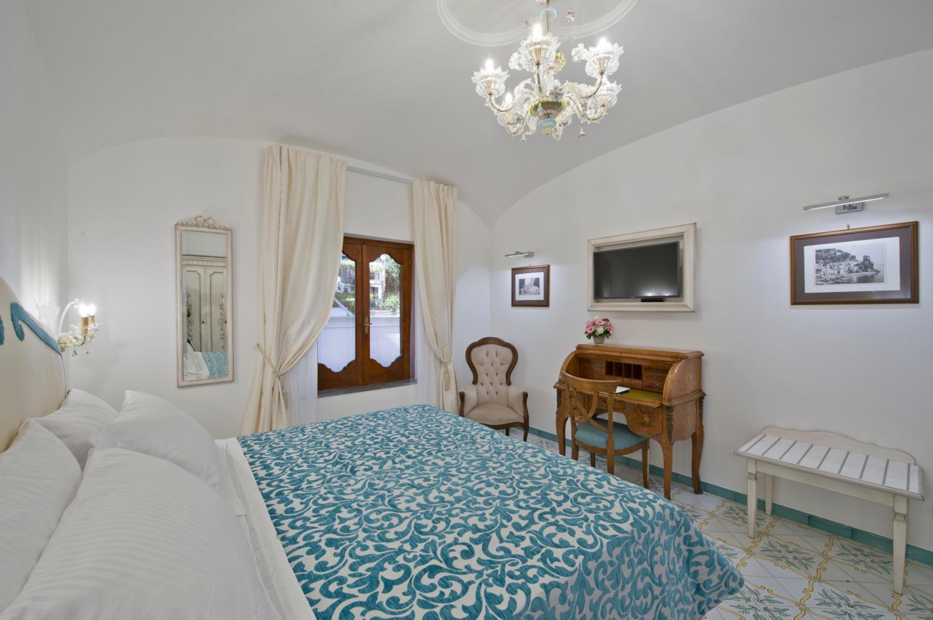 Double Room with Window and Garden View - Photo 7