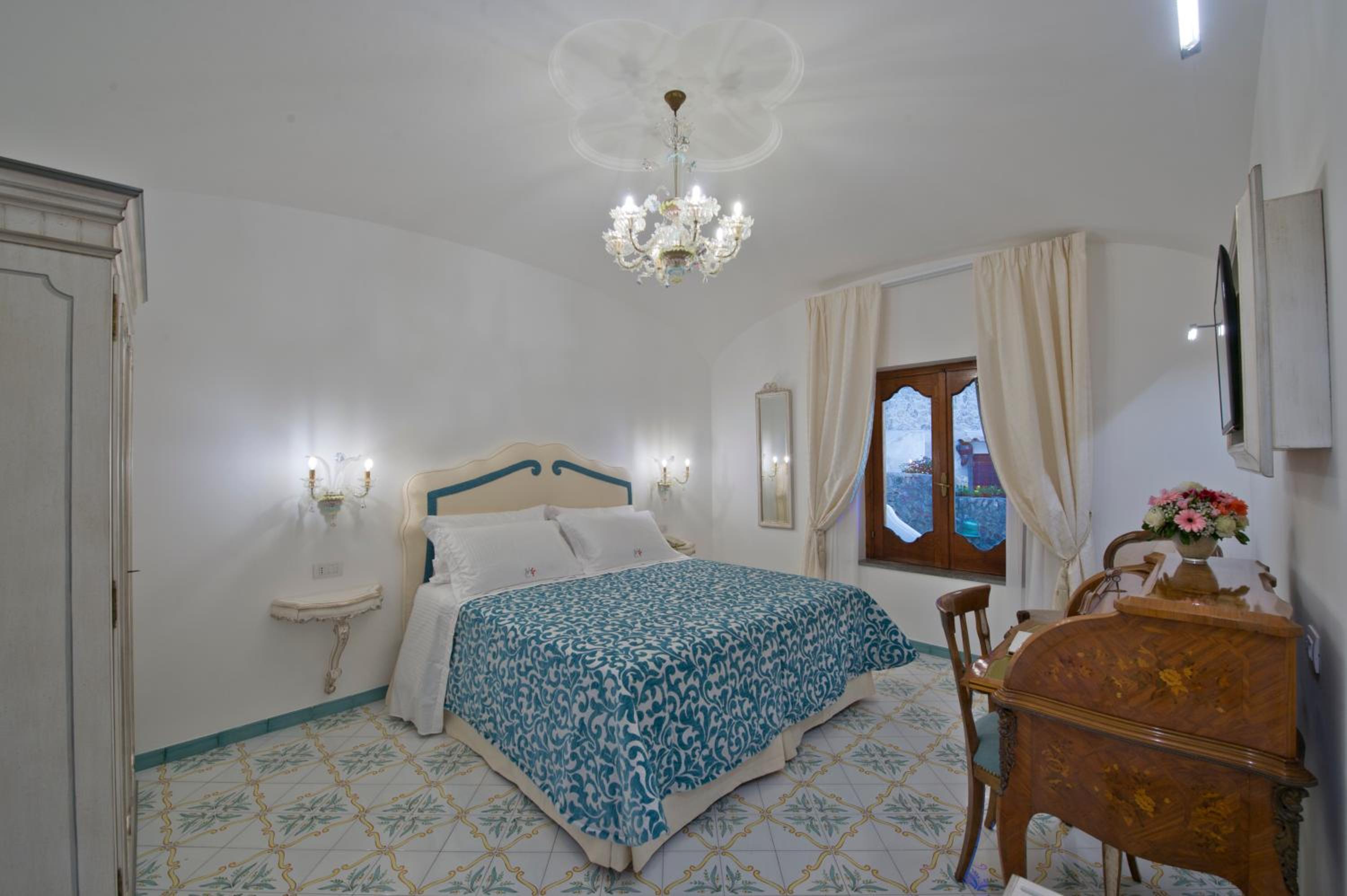 Double Room with Window and Garden View - Photo 8