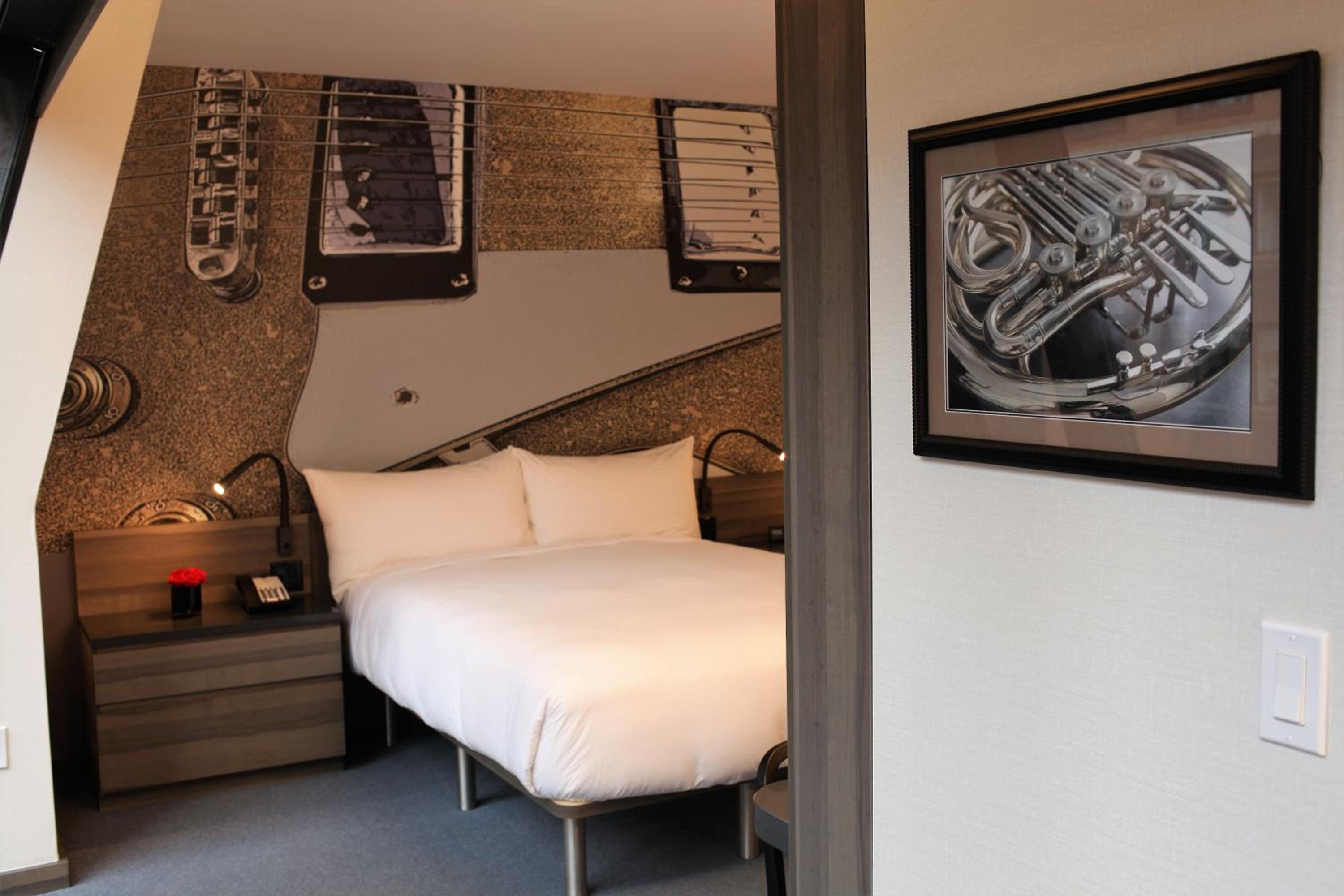 Superior Queen Junior Suite