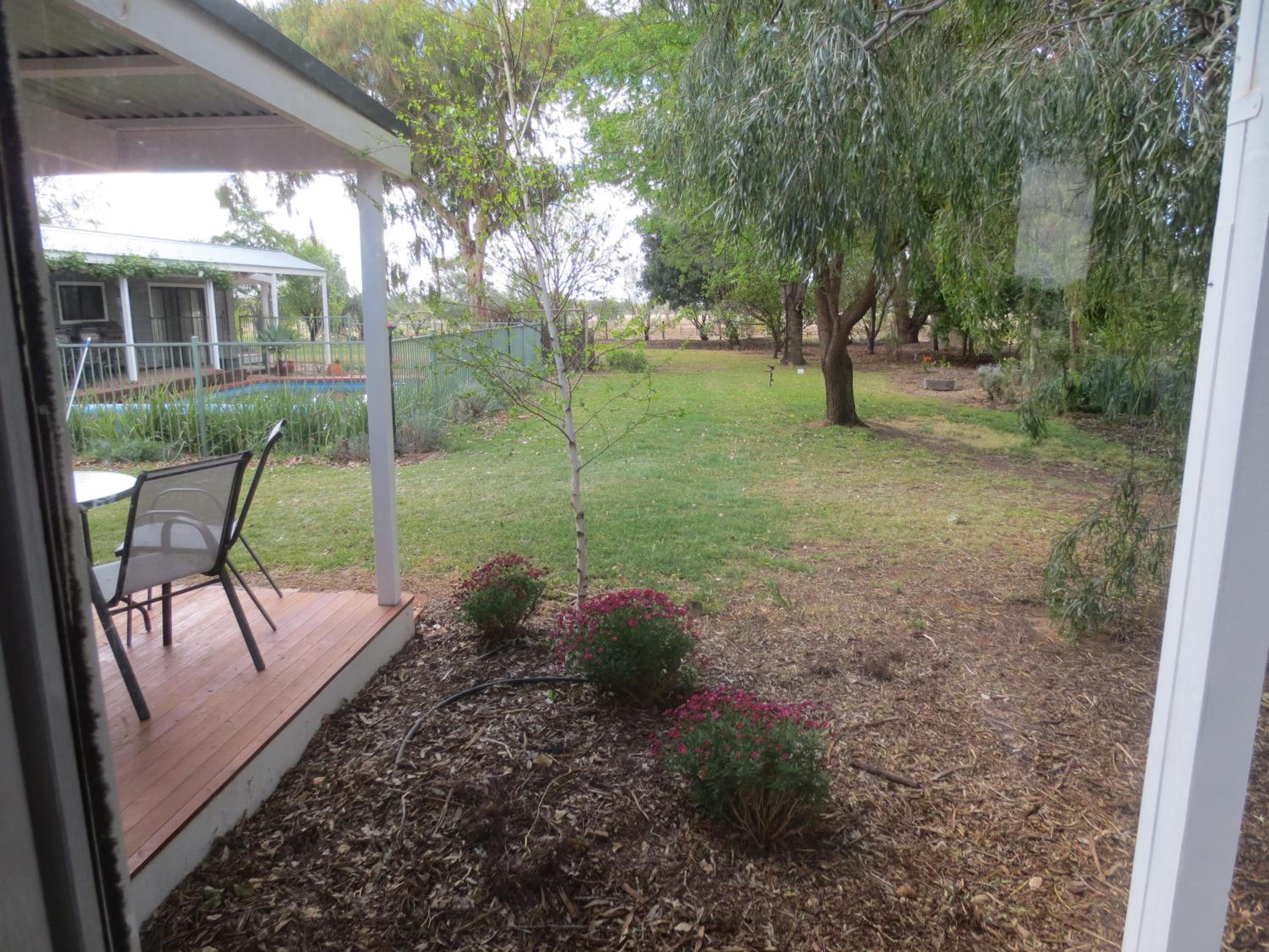 Bungalow with Garden View photo 2