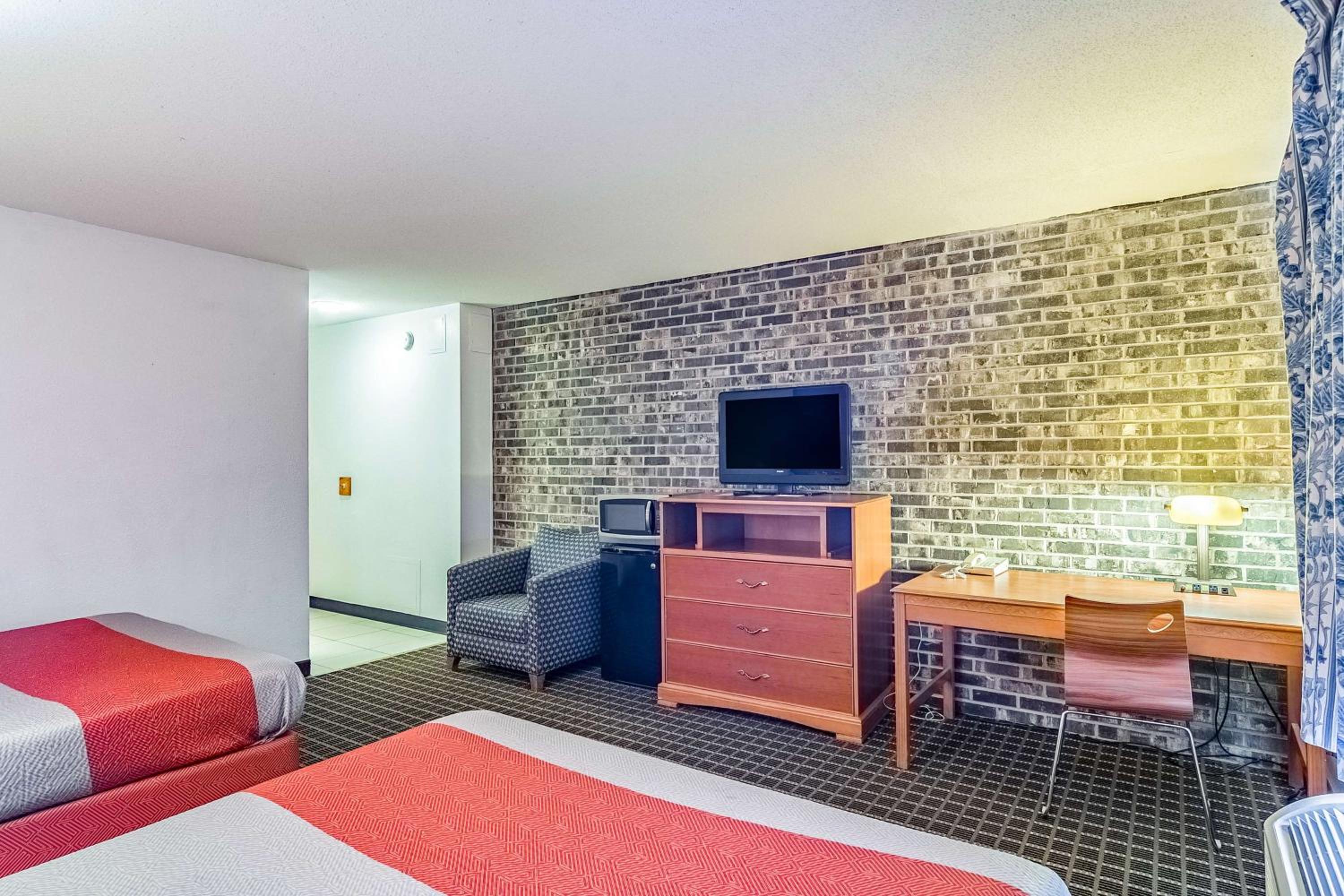 Deluxe Quadruple Room - Non-Smoking - Photo 7