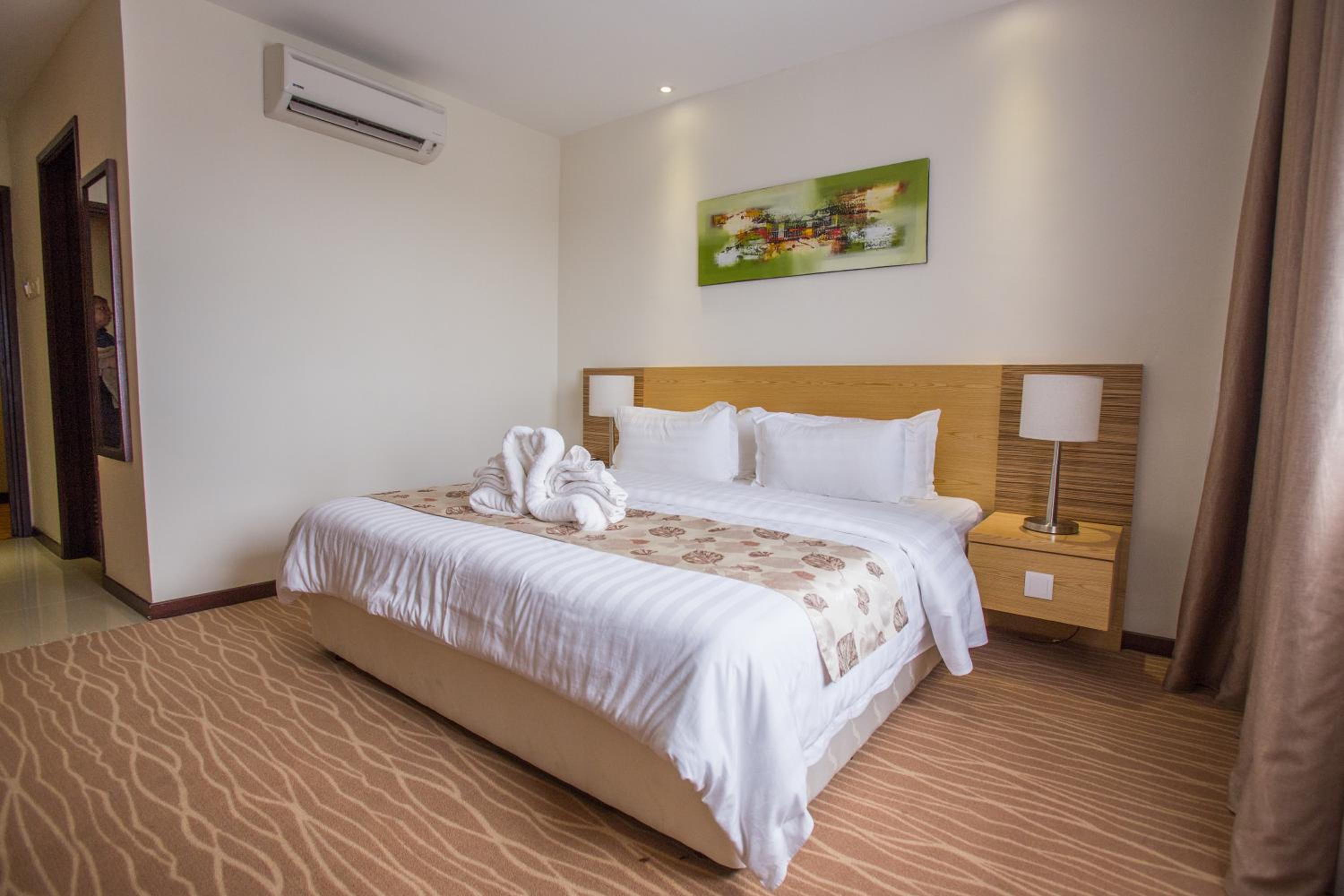Deluxe King Room photo 2