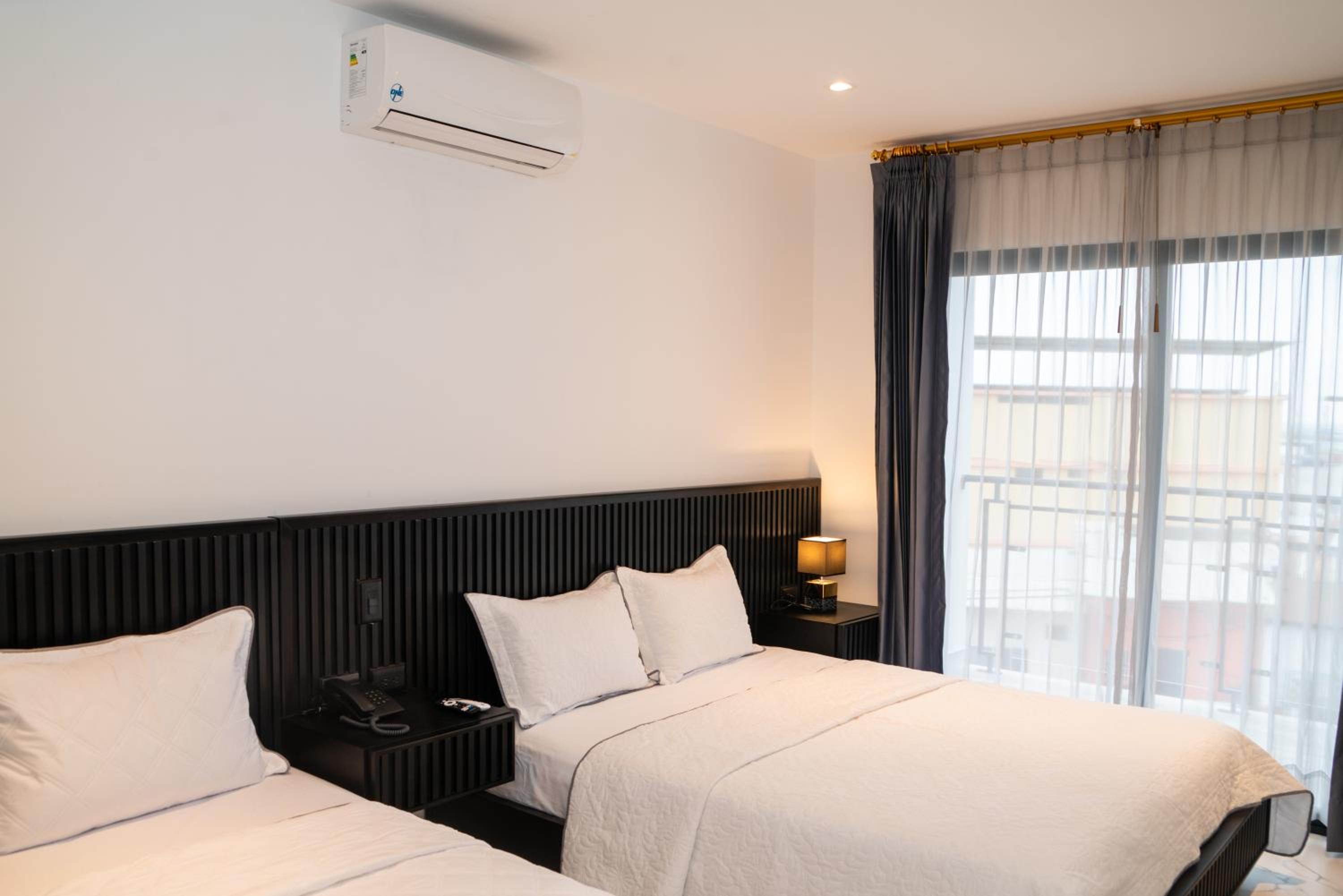 Twin Room with Pool View photo 1