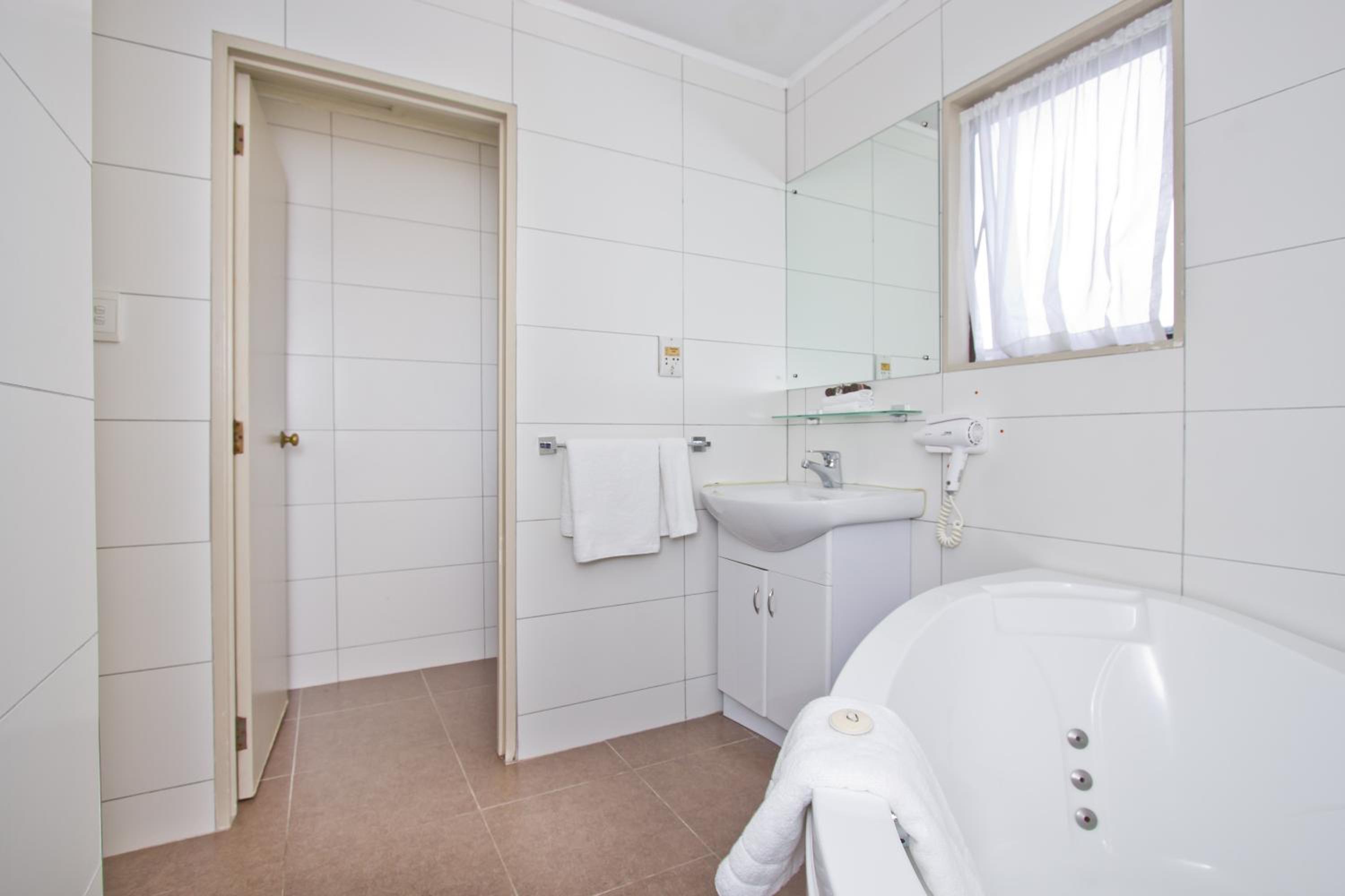 One-Bedroom Family Suite with Spa Bath