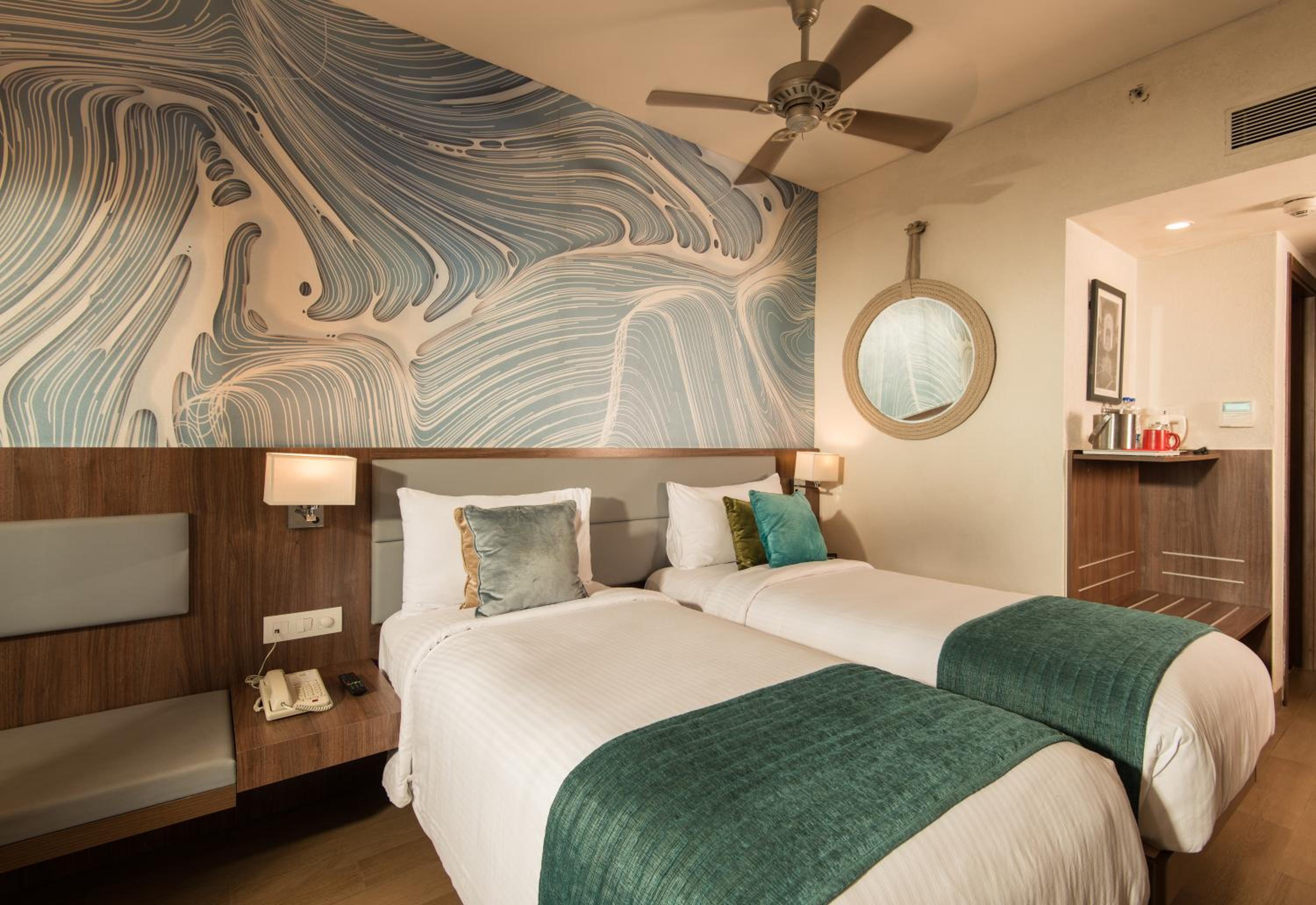Twin Room with Pool View and Balcony (15% discount on F&B/Laundry, Non-Alcoholic Welcome drink & 2 Pints on the House) - Photo 3