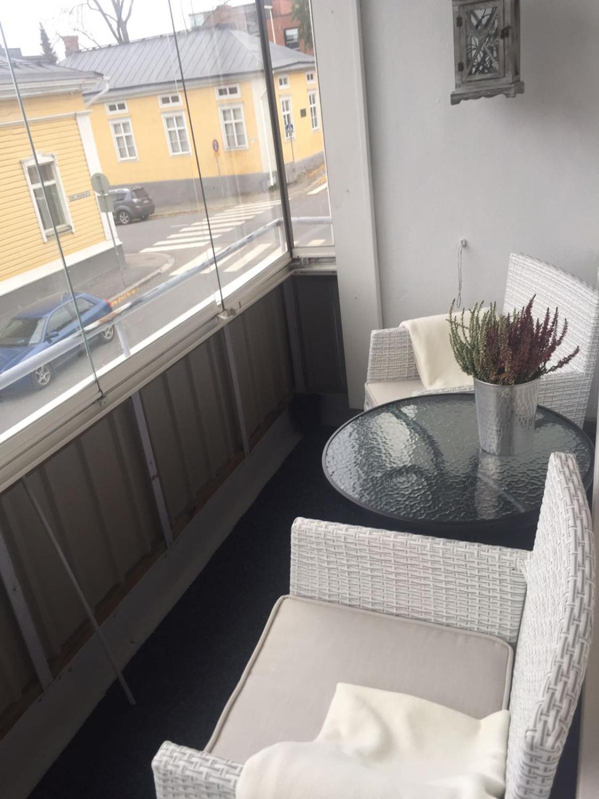 Apartment with Balcony - Photo 3