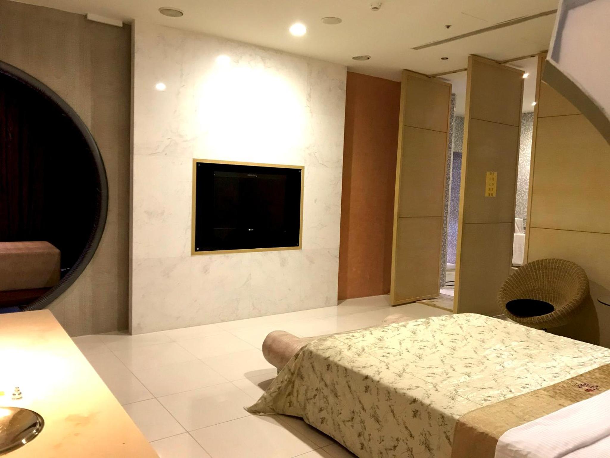 Double Room with Private Bathroom photo 2