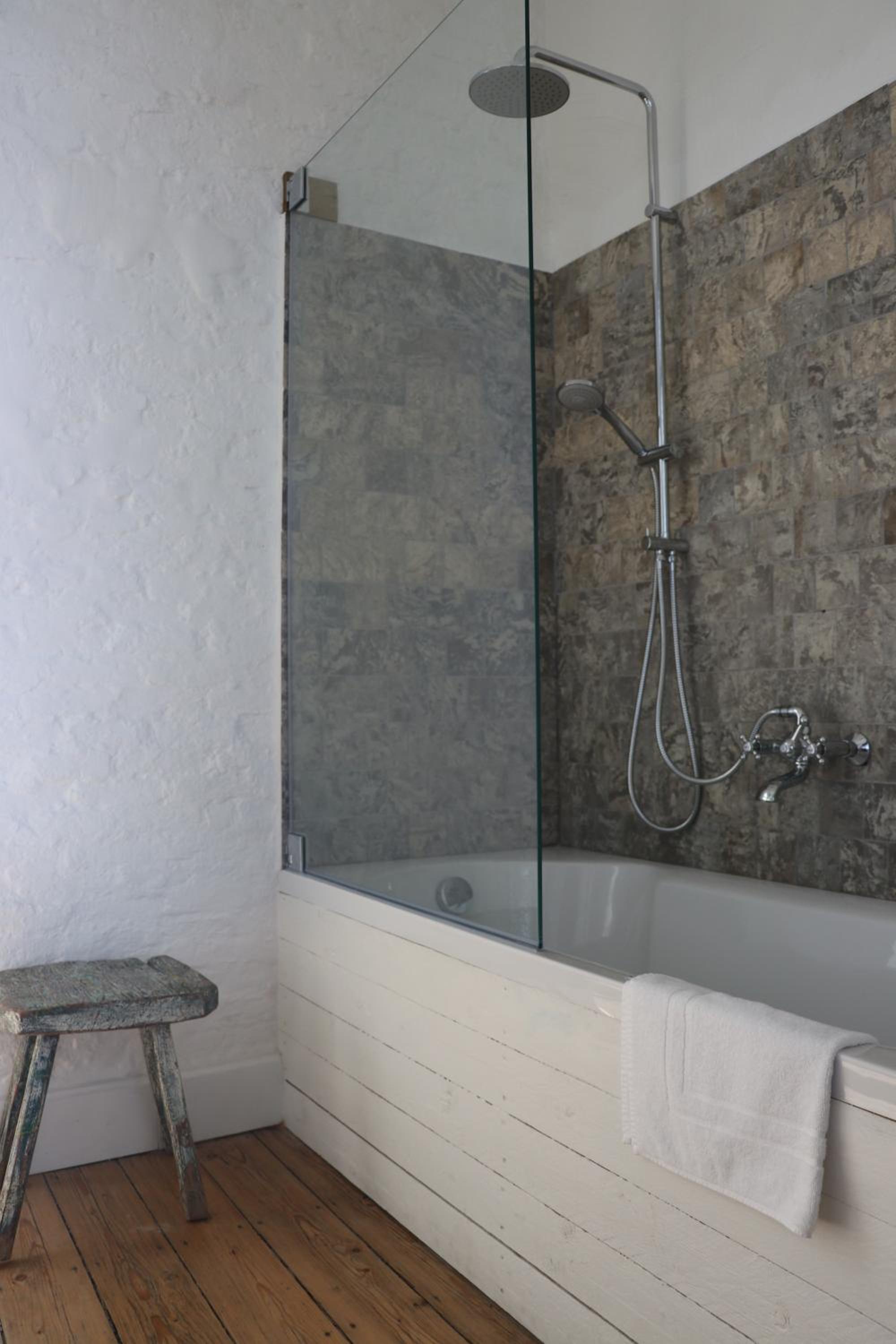 Double Room with Private Bathroom - Photo 15