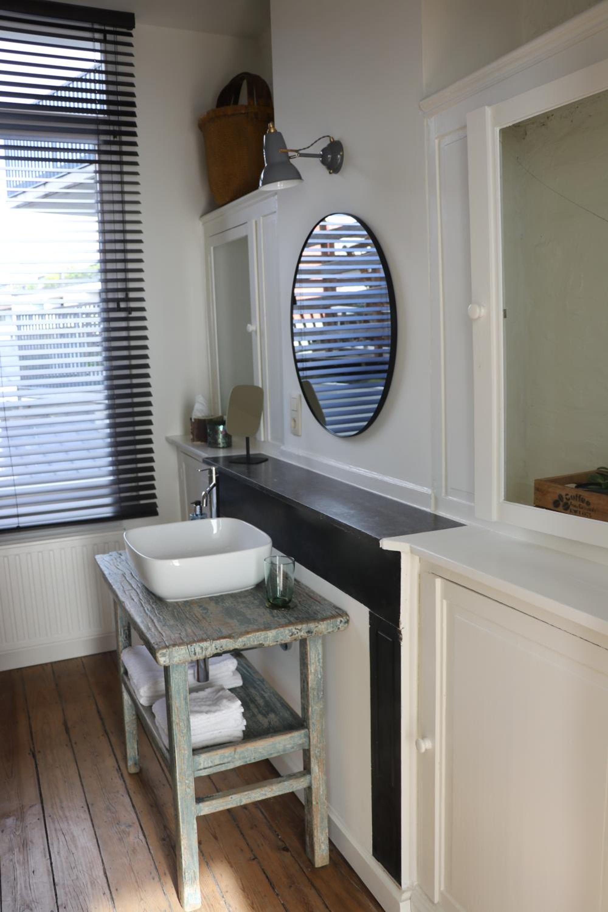 Double Room with Private Bathroom - Photo 14