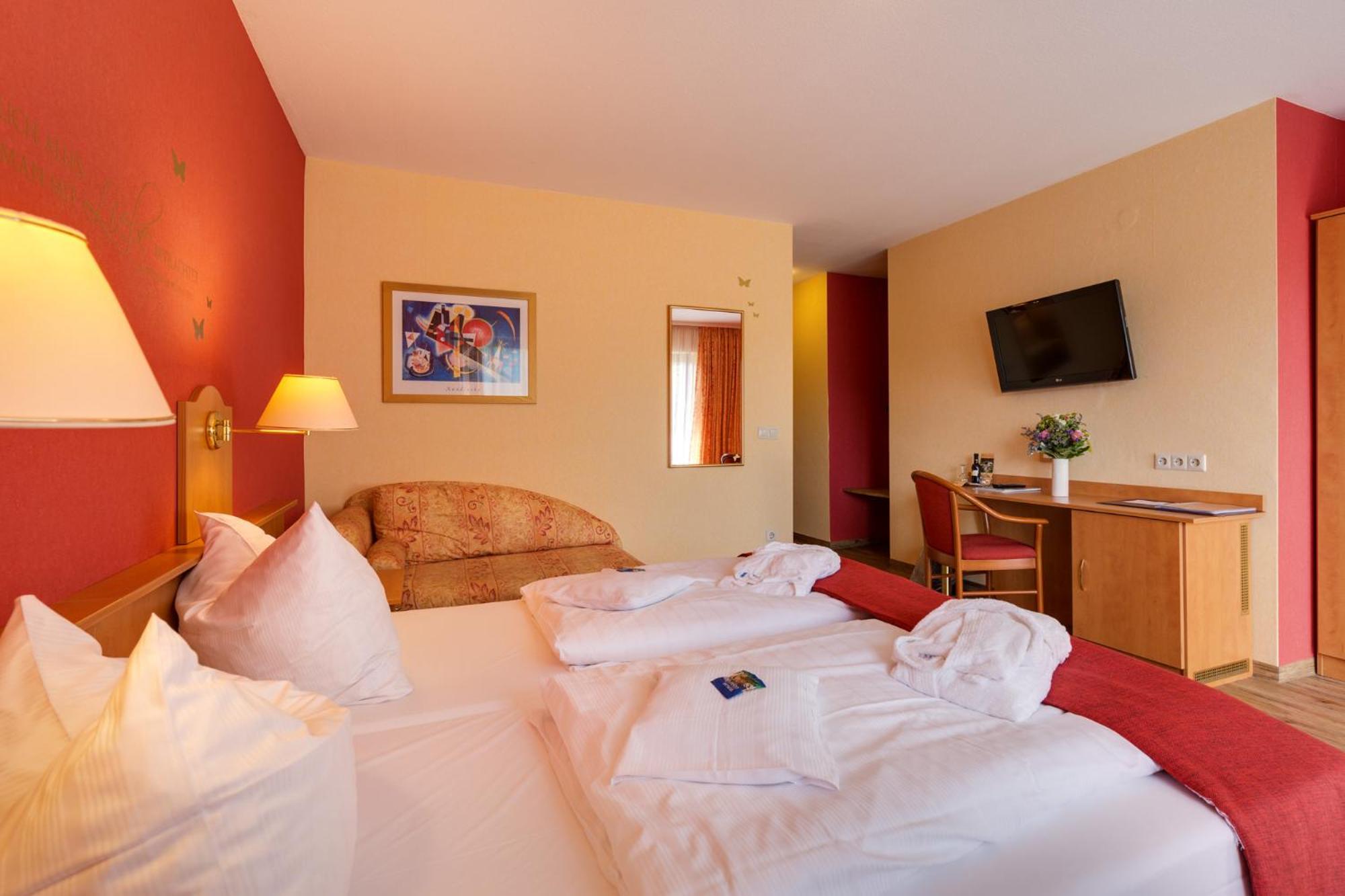 Double Room with Balcony photo 2