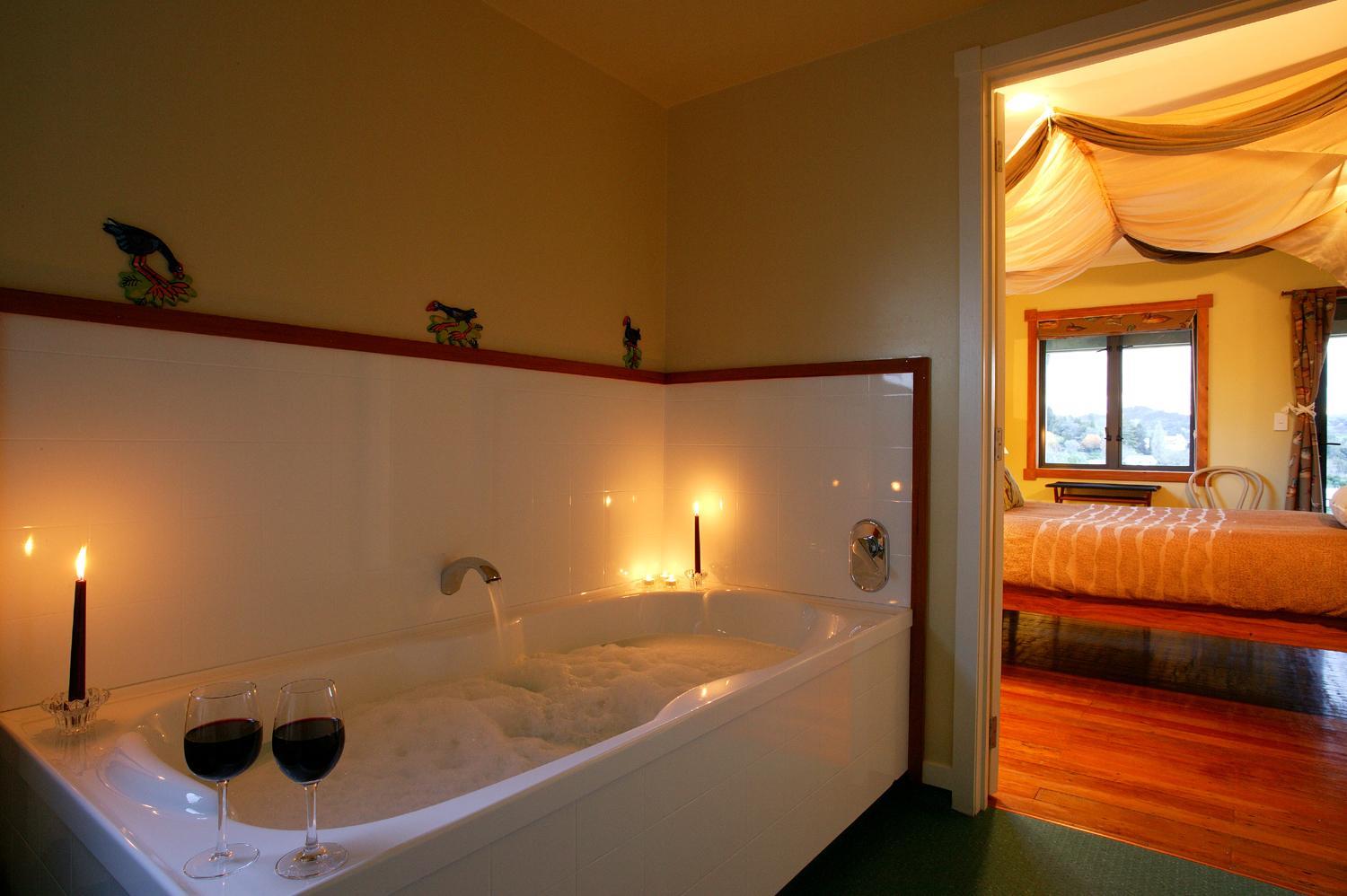Swamp room photo 2
