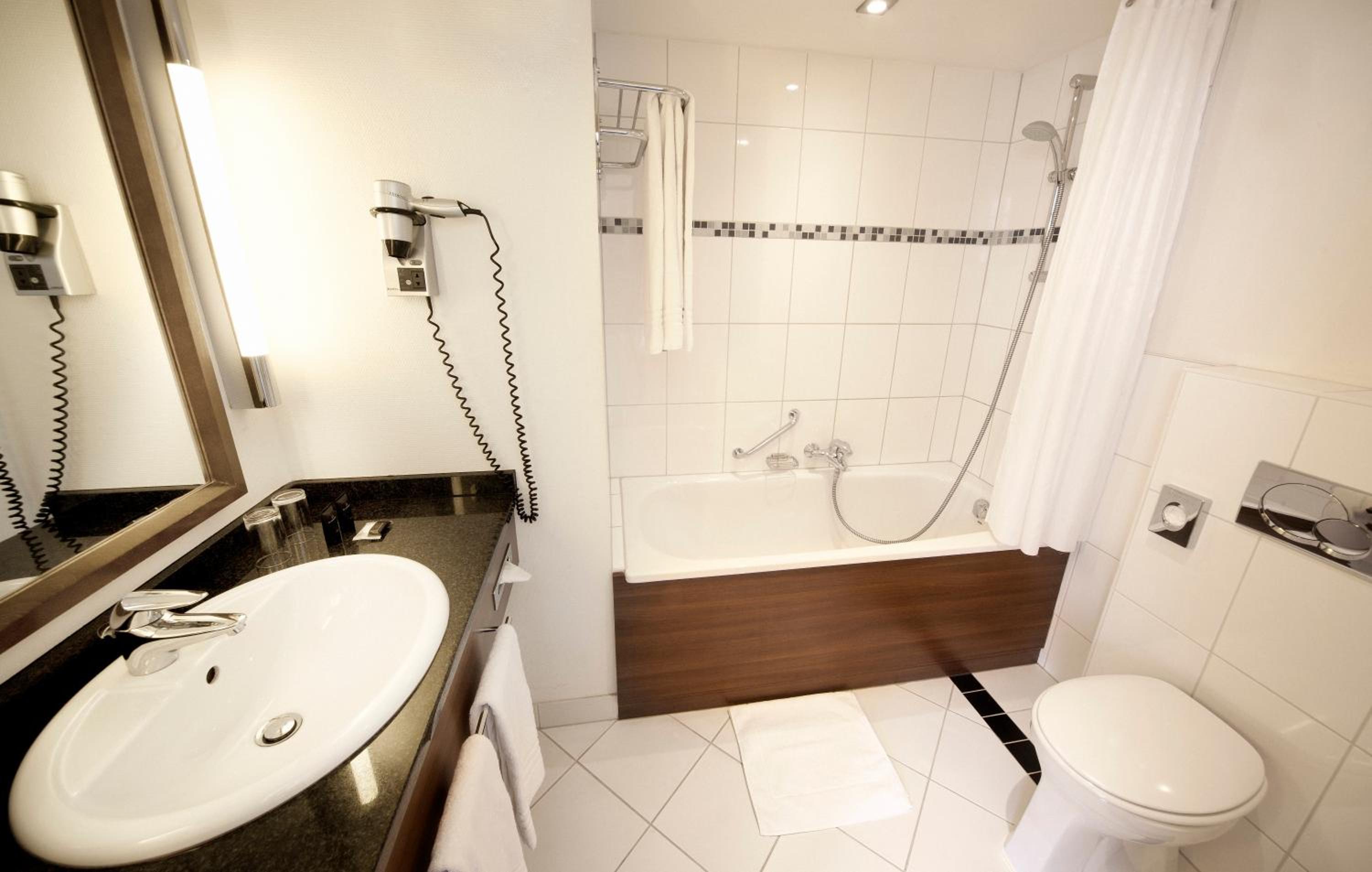 Double or Twin Room - Photo 2