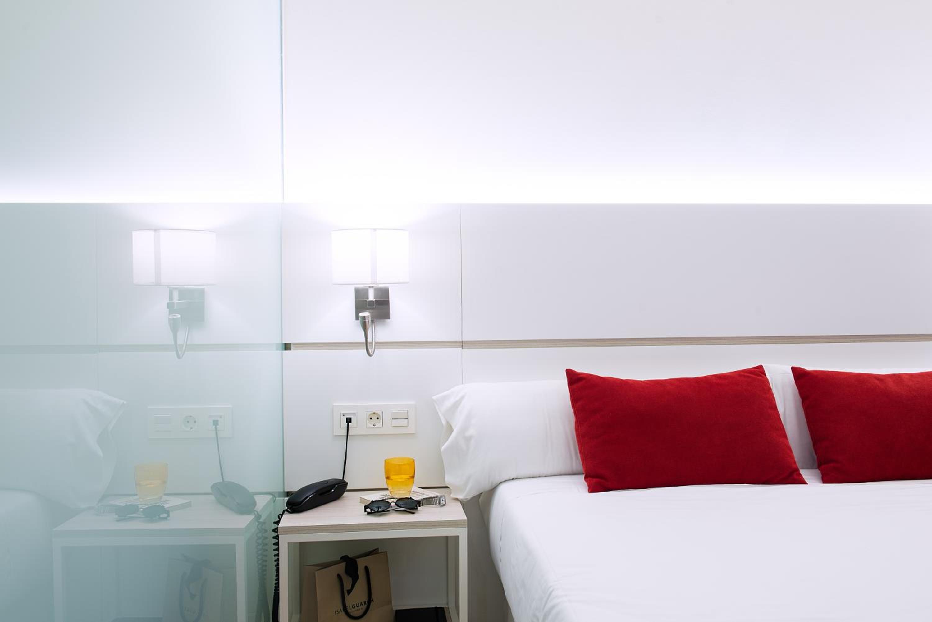 Double or Twin Room with Old Town View - Photo 11