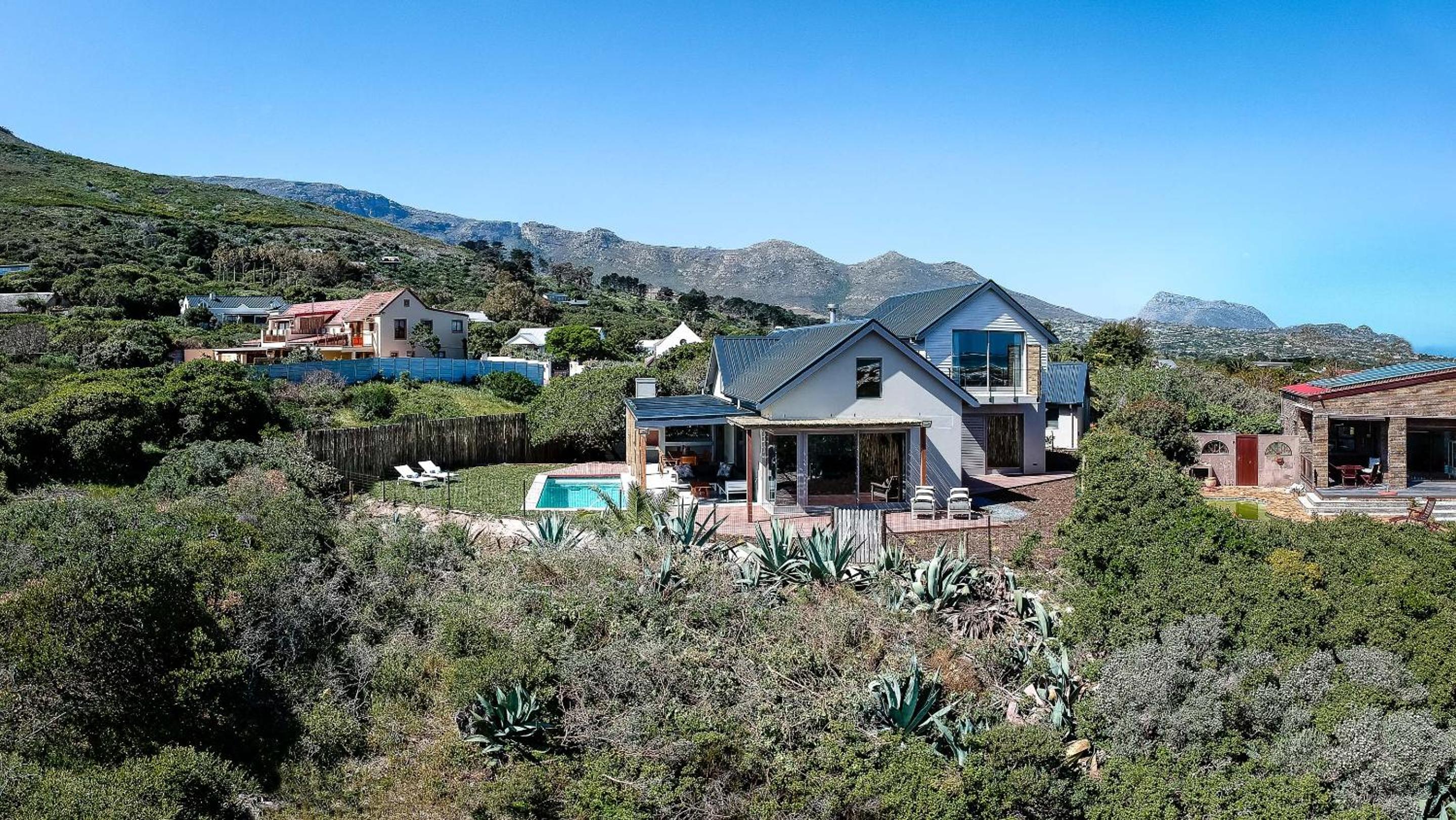 Villa photo 3
