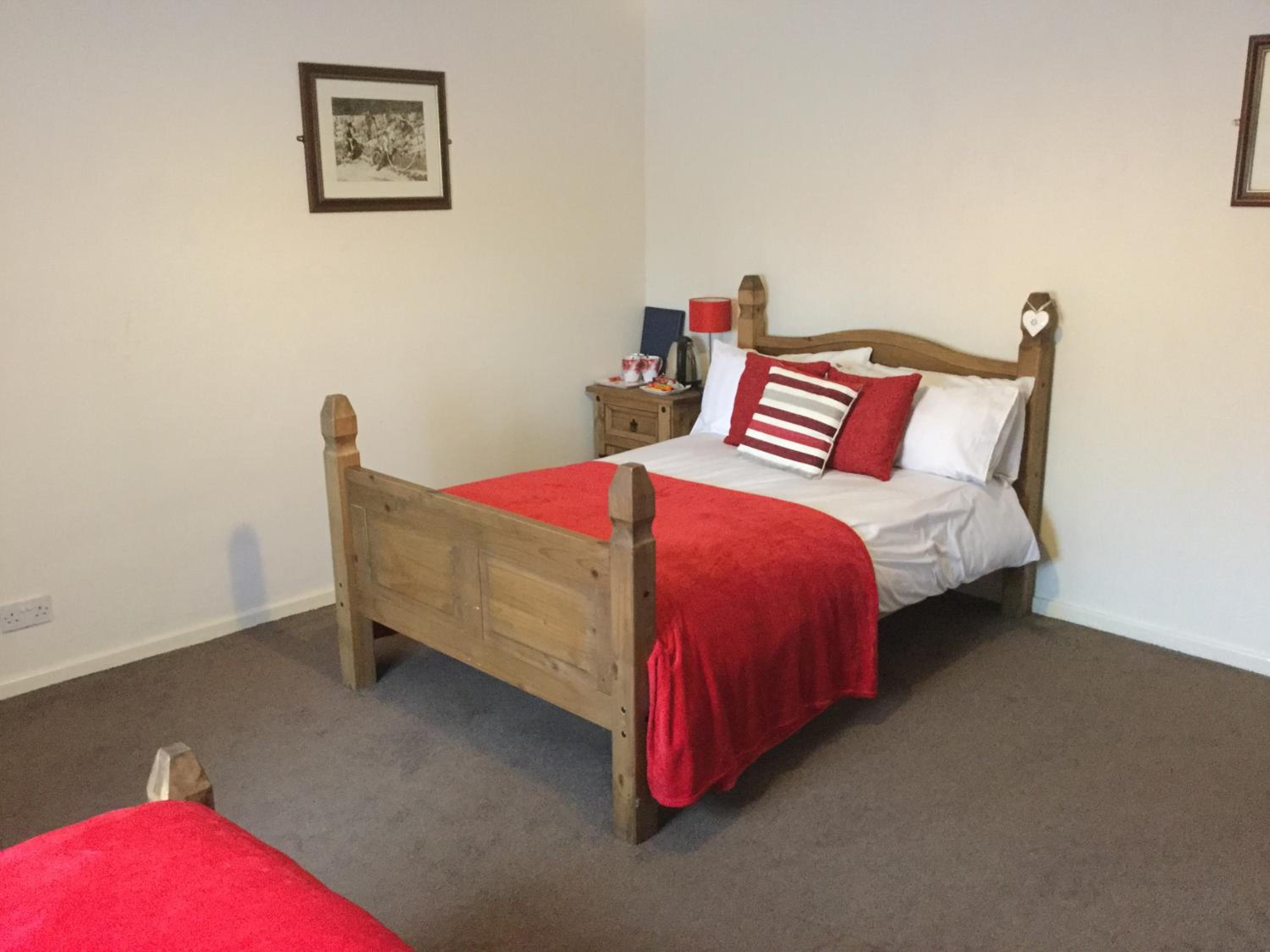 Twin Room with Private External Bathroom photo 1