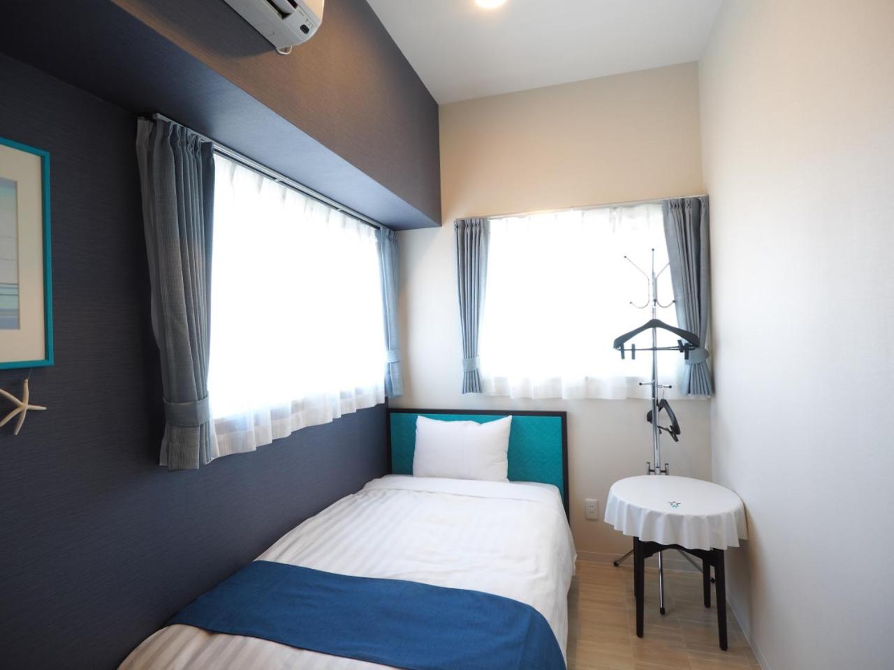 Single Room with Shared Bathroom photo 1